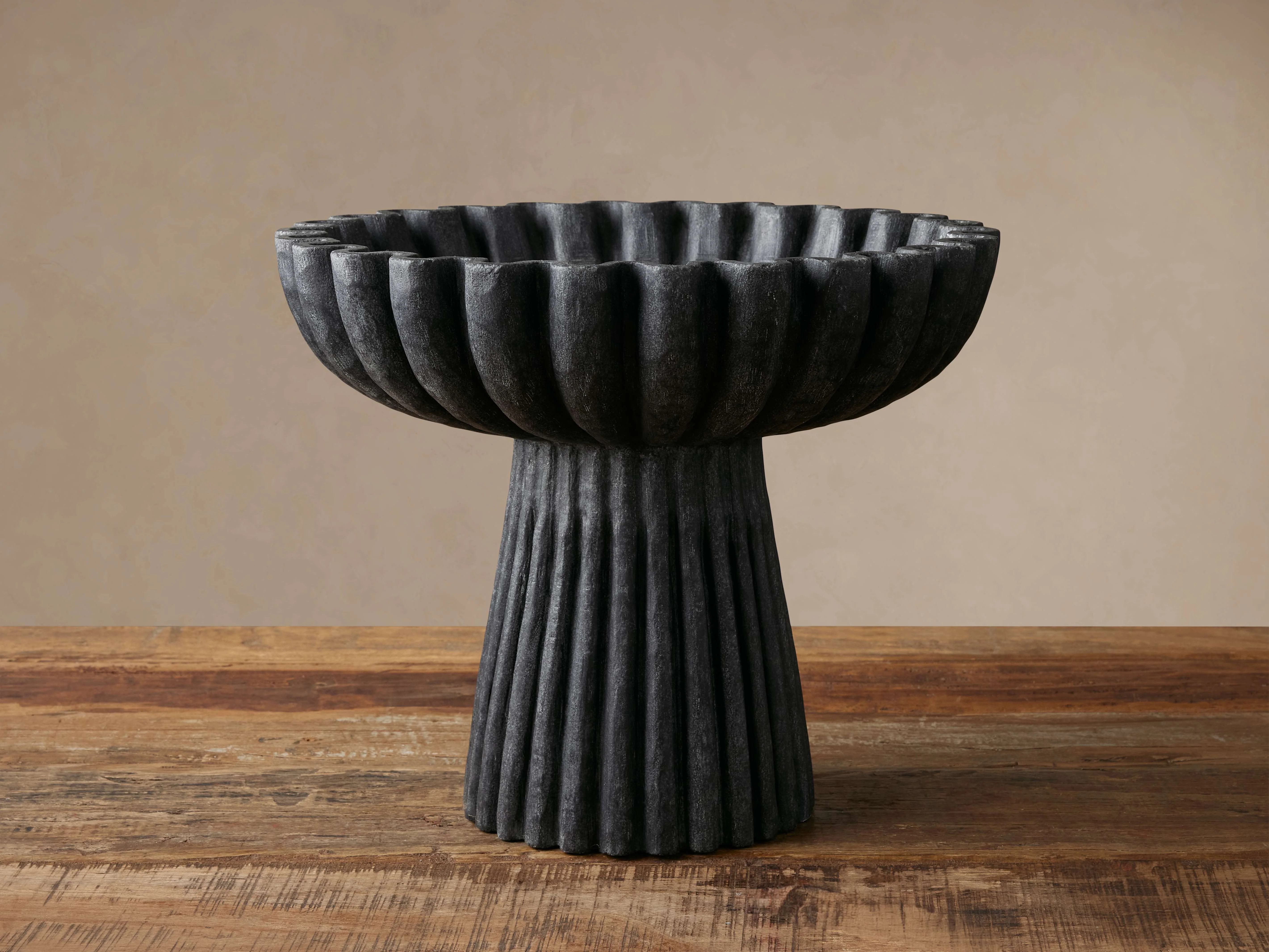 11662-edel-ruffle-footed-bowl-1.webp