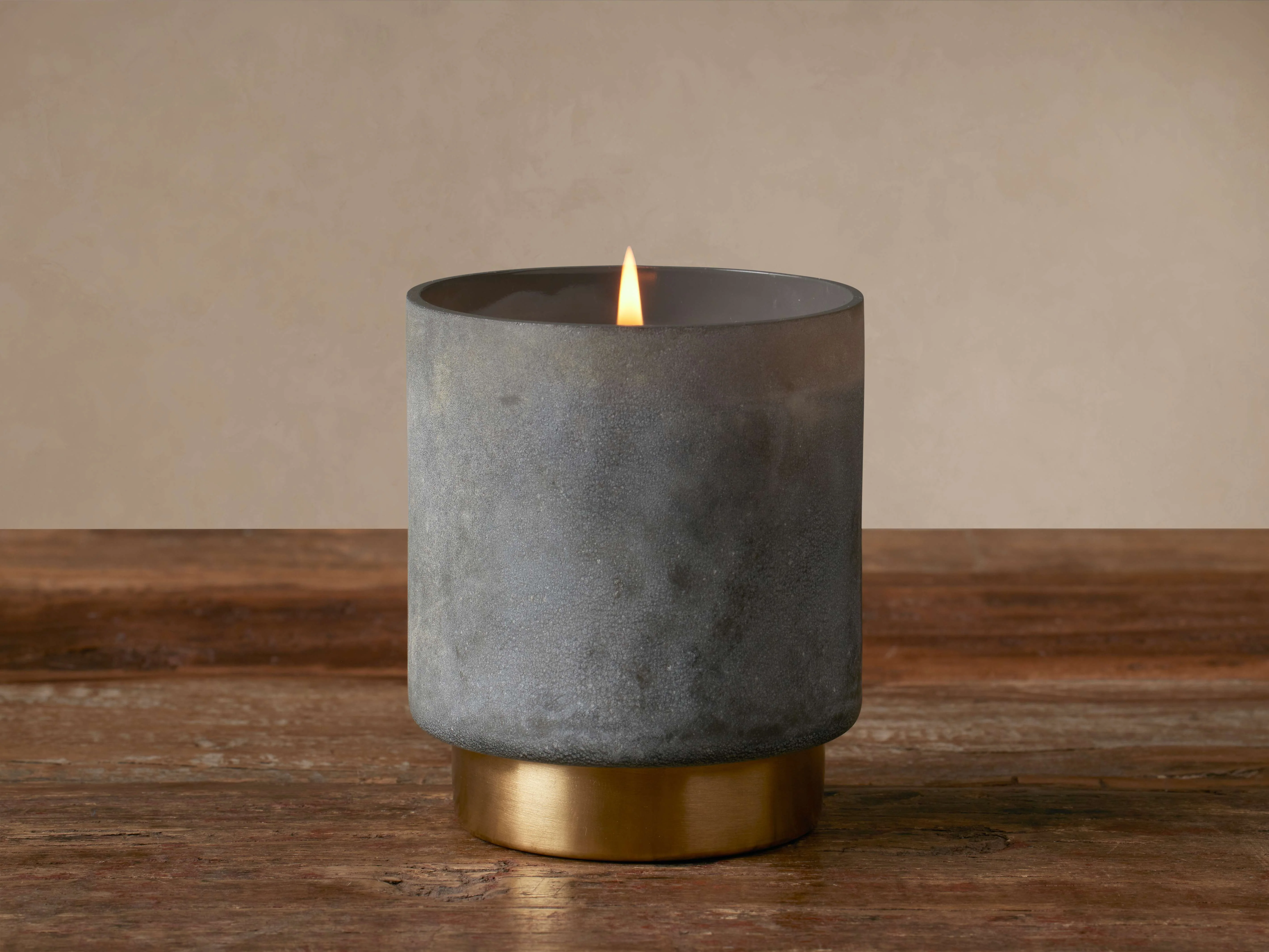 Retreat Spiced Vanilla Oakwood Candle