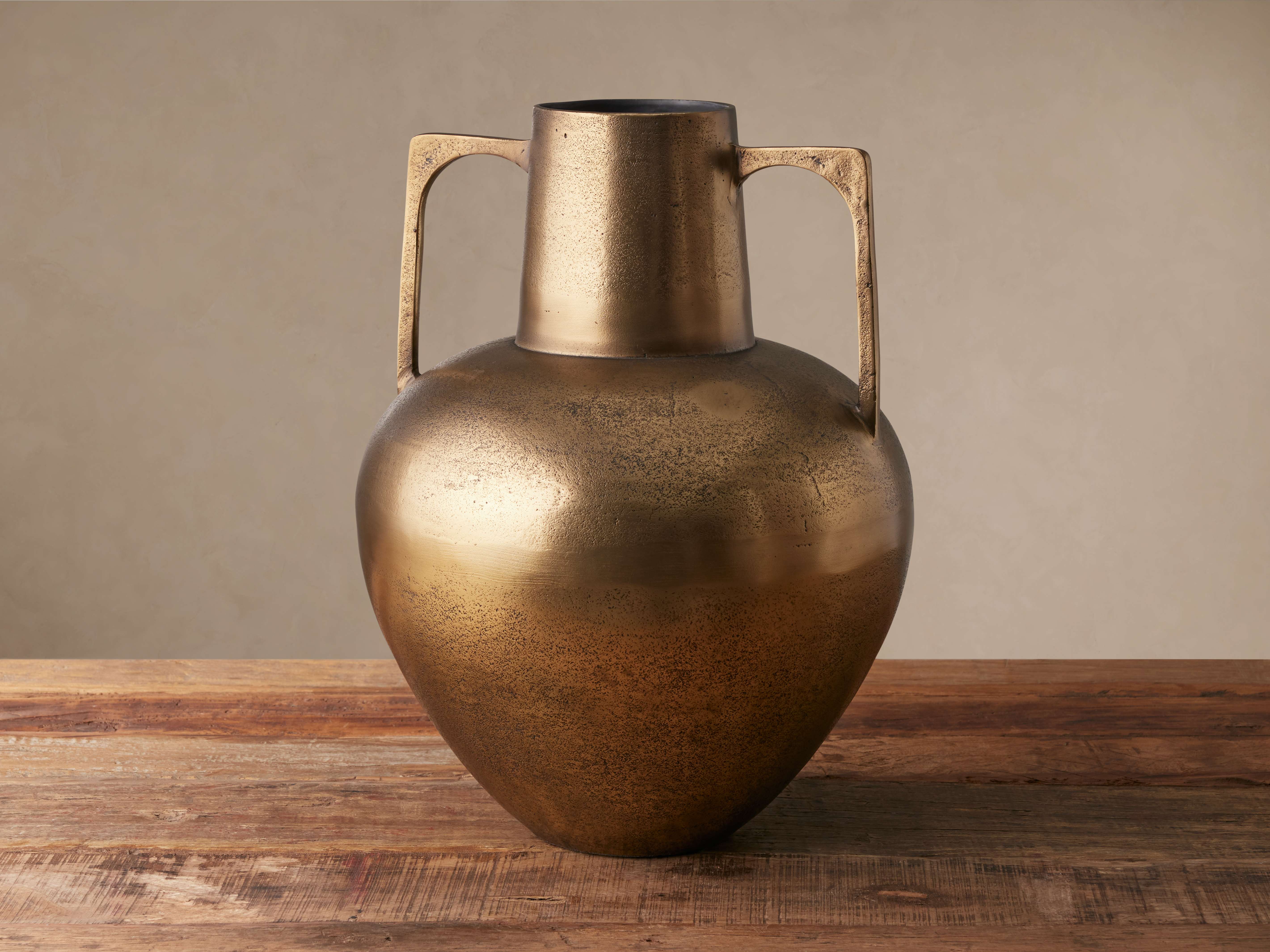 11755-taddeo-vase-1.jpg