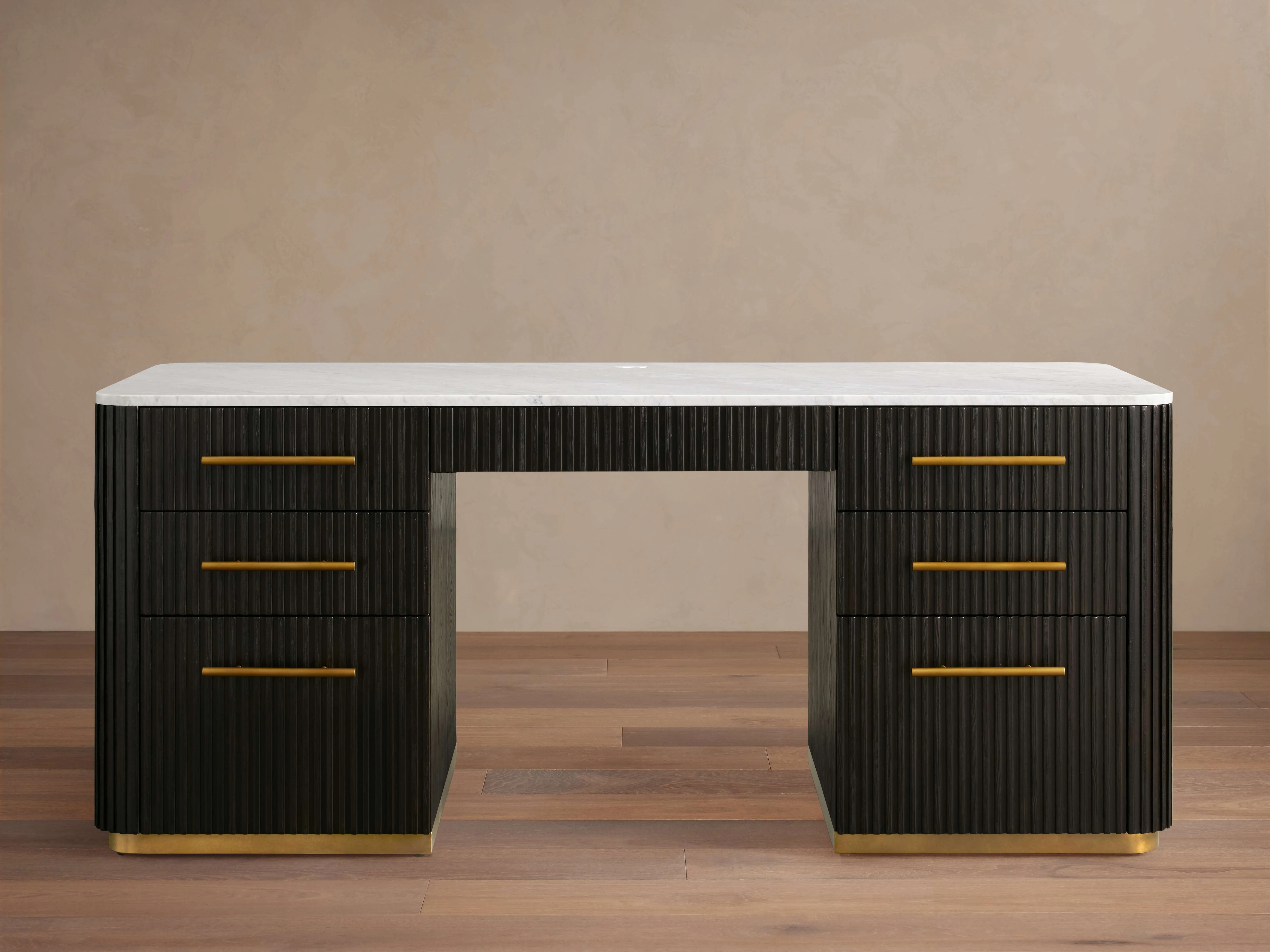 14206-finnley-executive-desk-1.webp