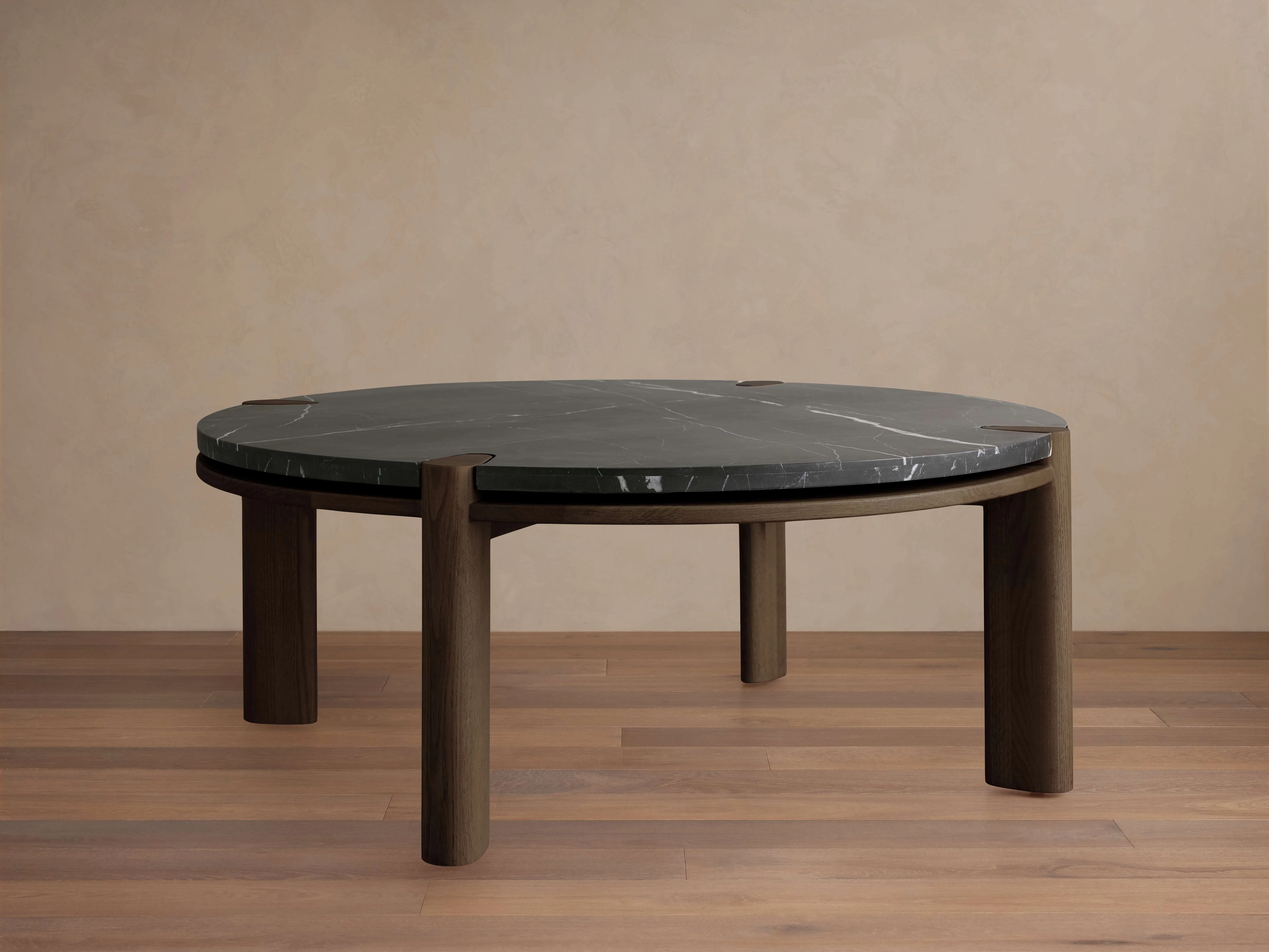 14251-pyet-round-coffee-table-1.webp