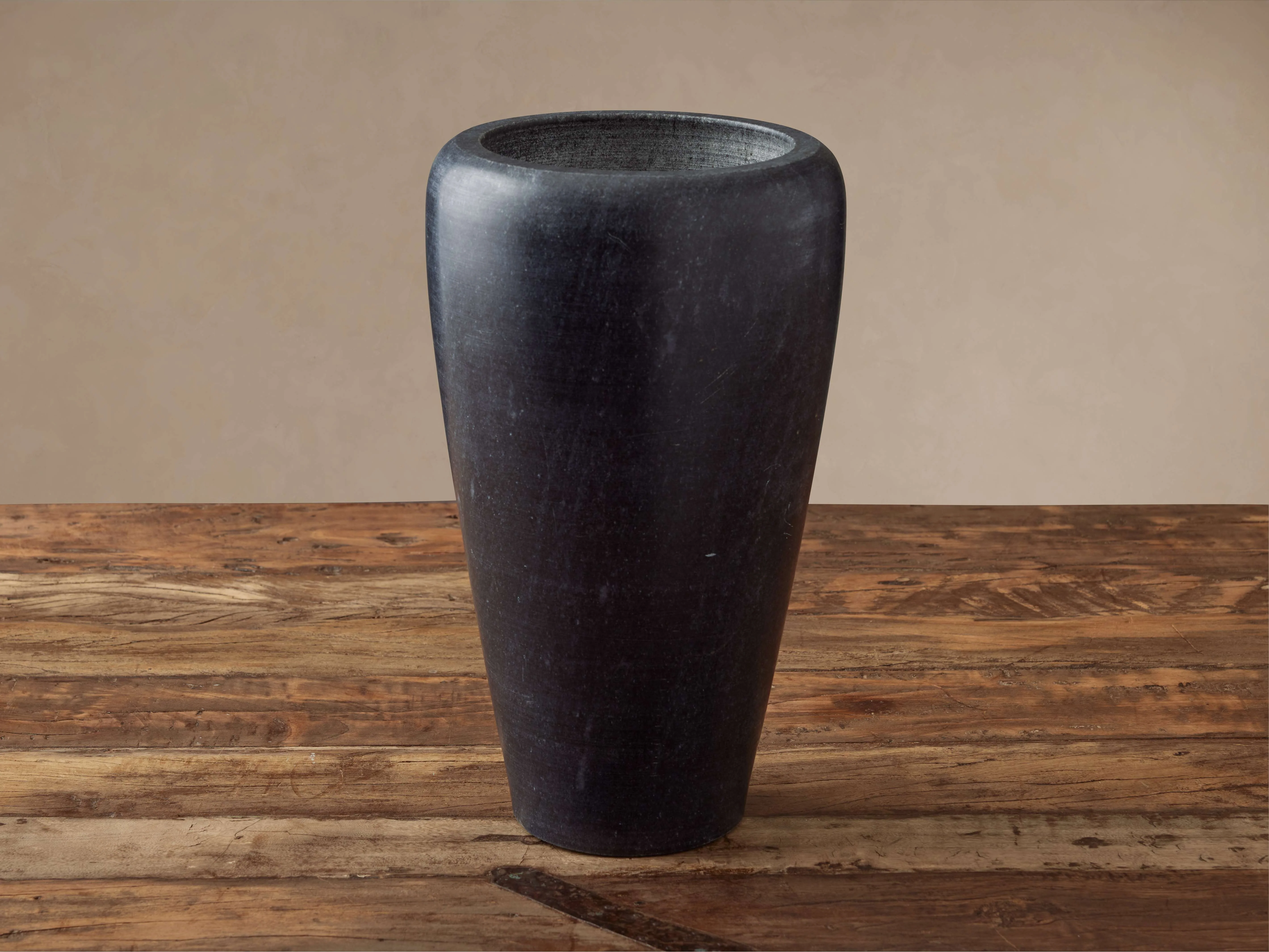 14282-omo-marble-vase-1.webp