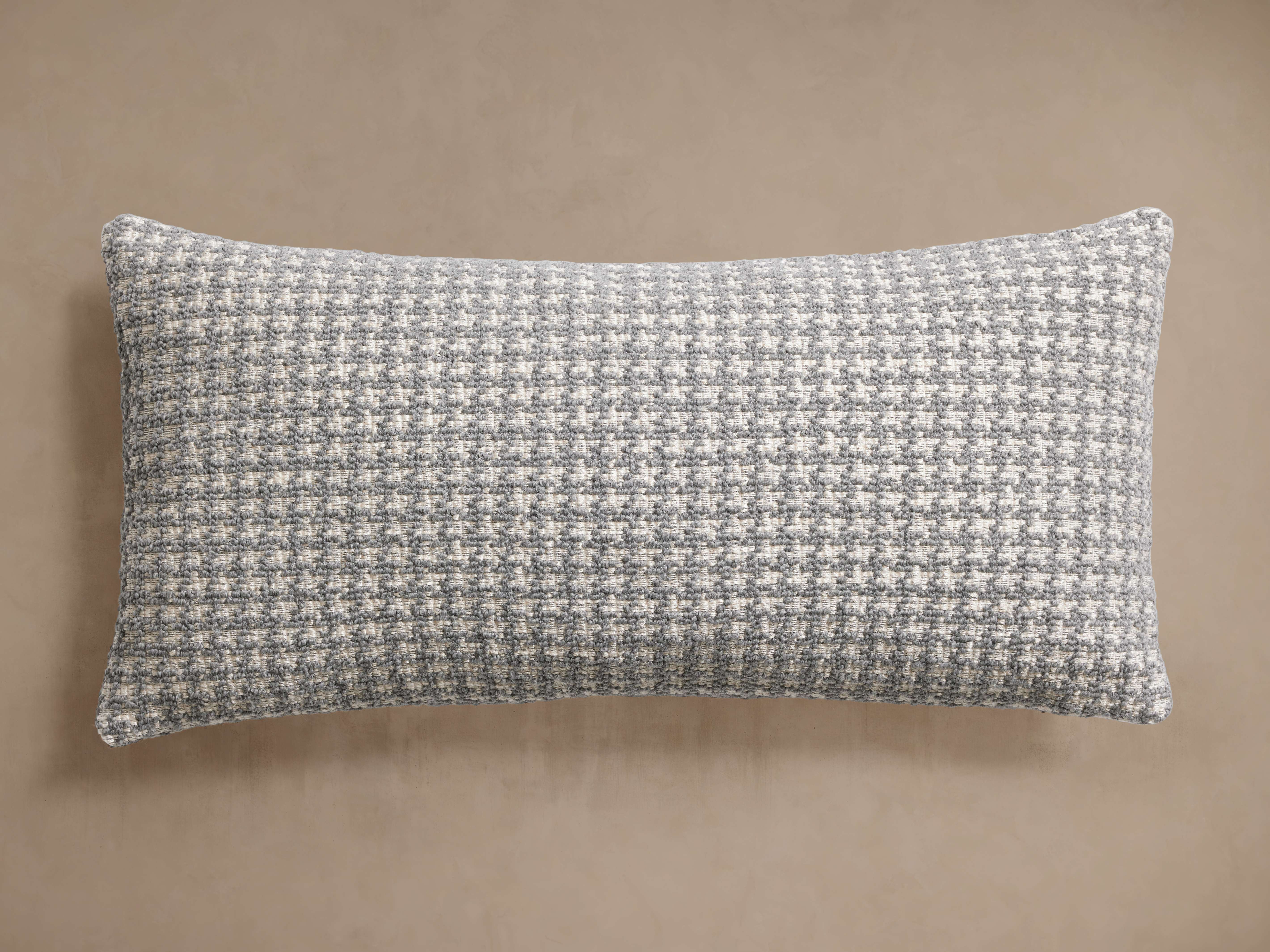 14752-sorisole-lumbar-pillow-1.jpg
