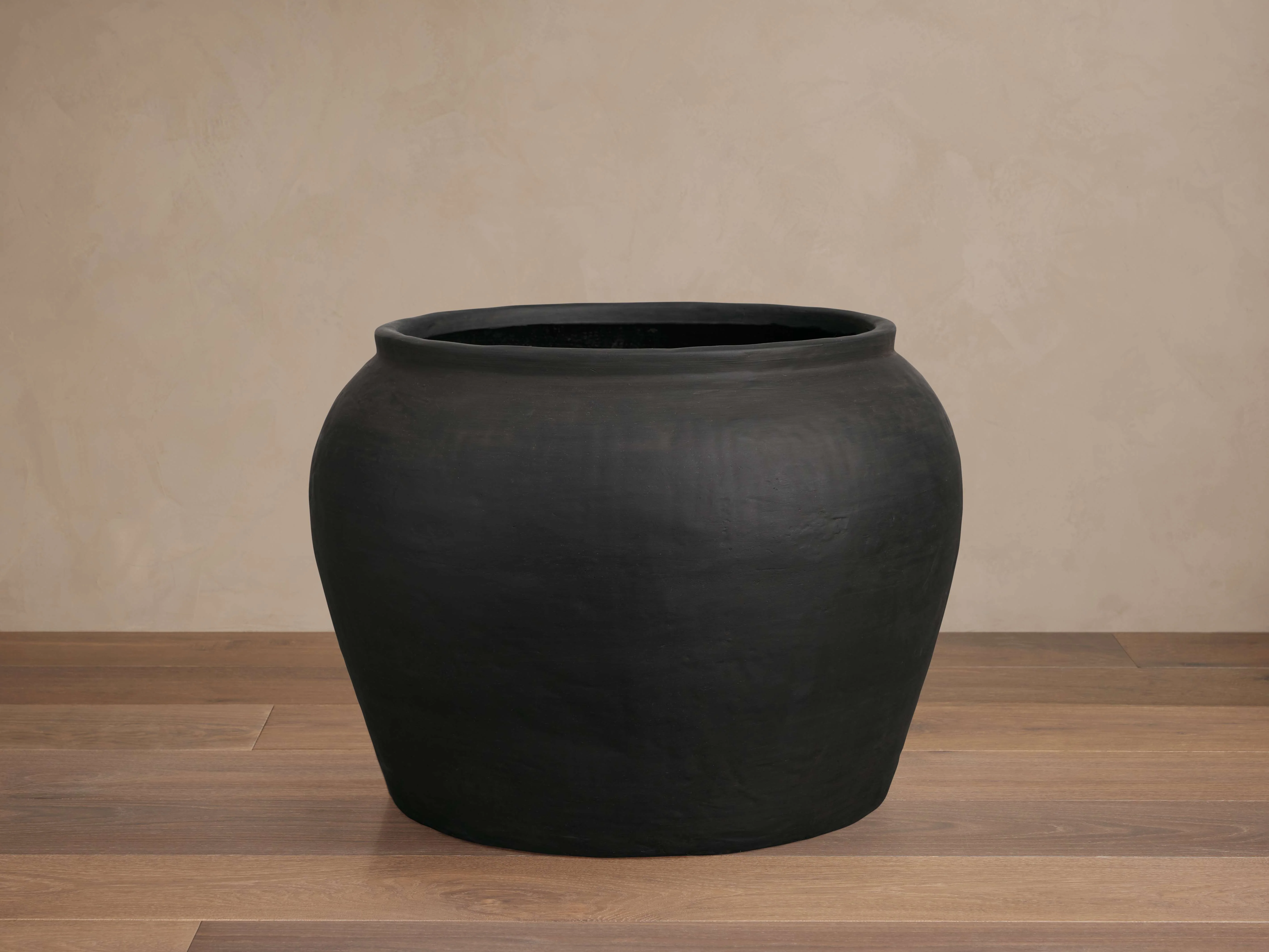 Black Tree Vessel