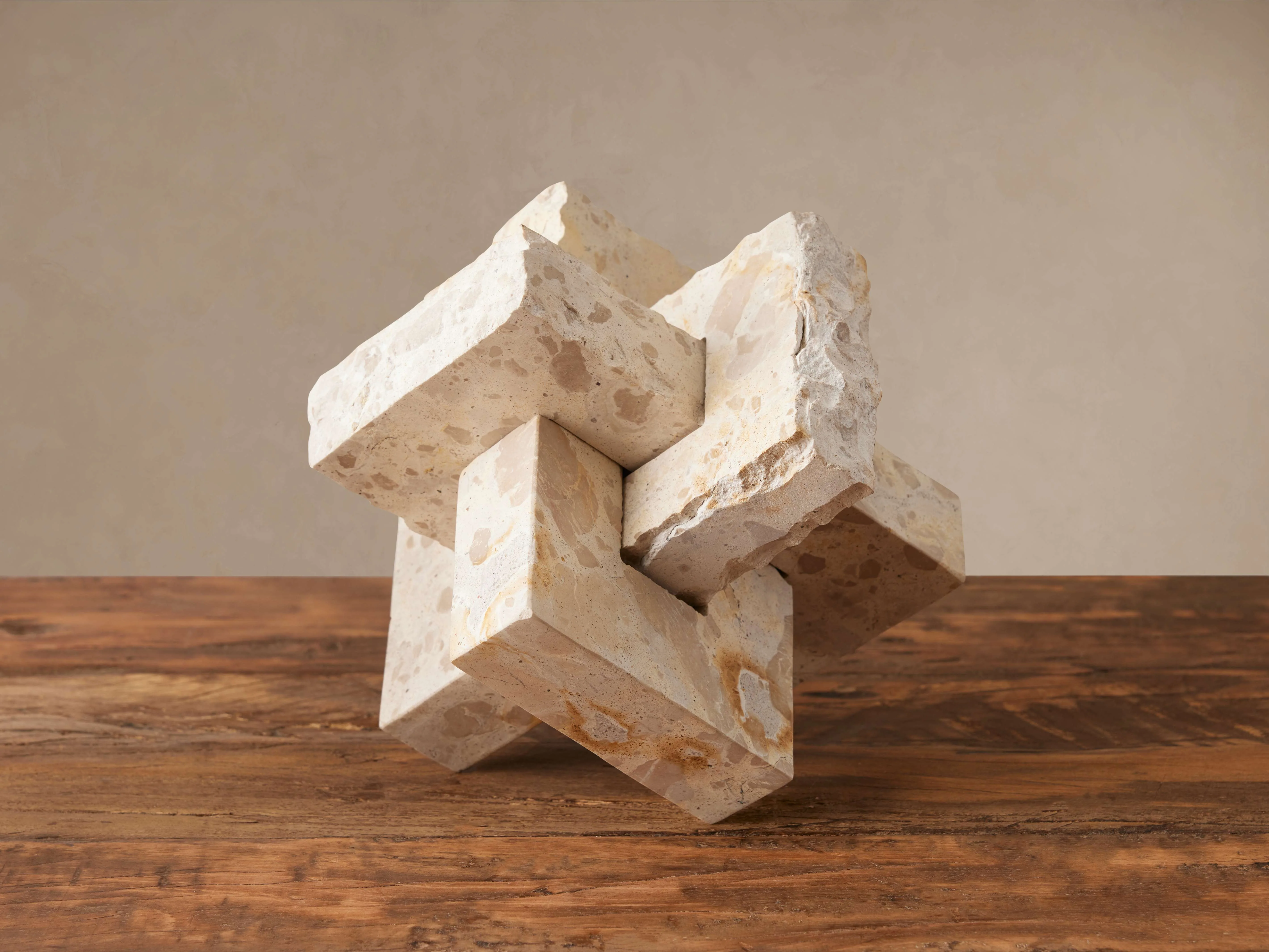 15048-aphra-abstract-sculpture-1.webp