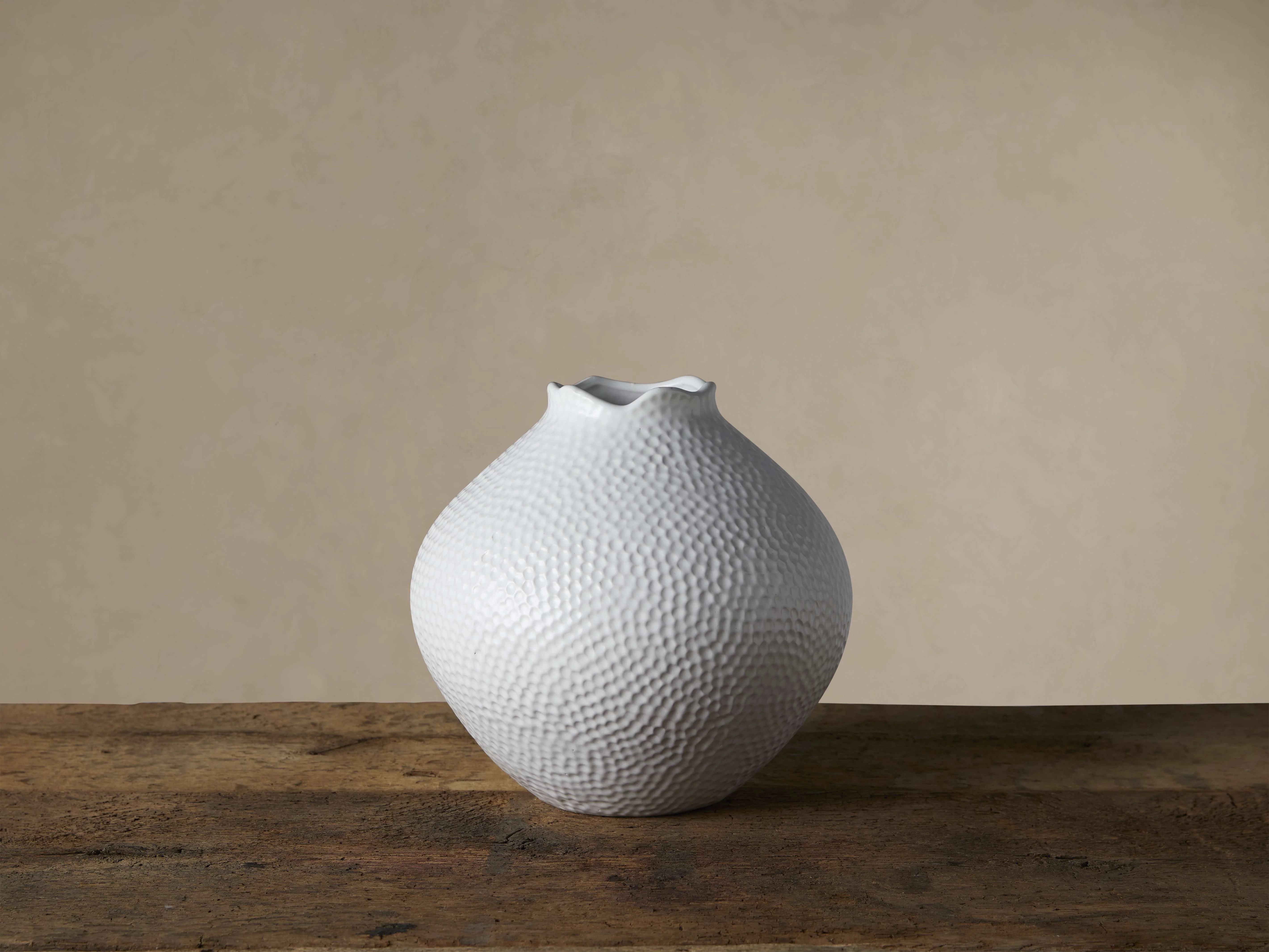 15364-eva-round-vase-1.webp