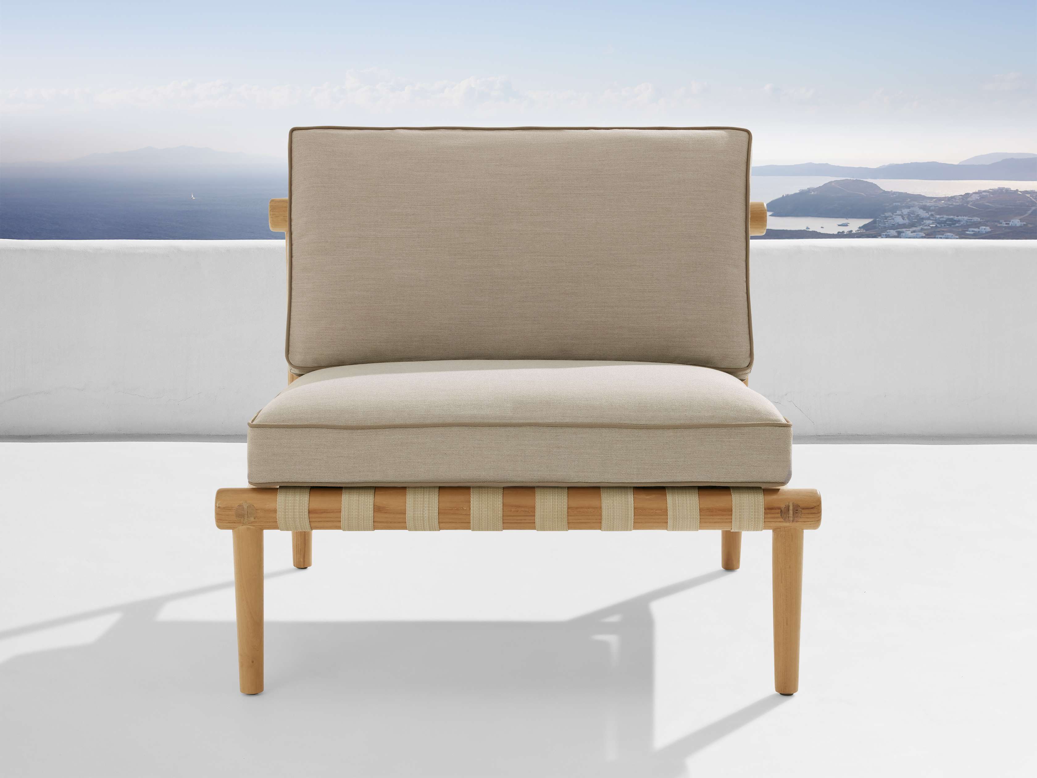 Elio Outdoor Lounge Chair