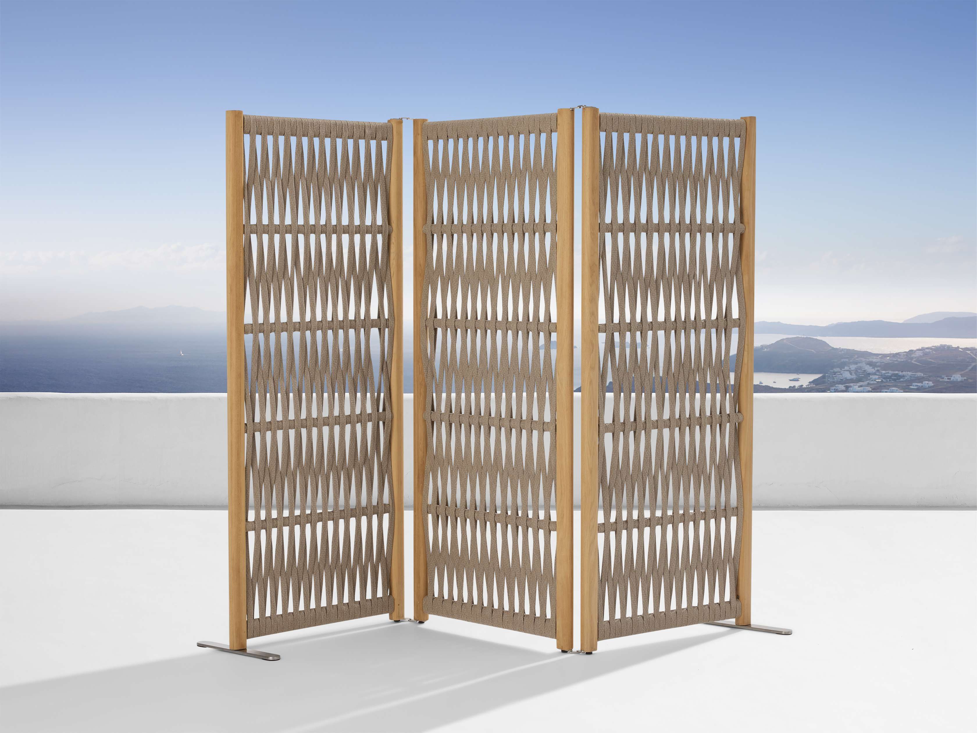 15590-venua-outdoor-privacy-screen-1.jpg
