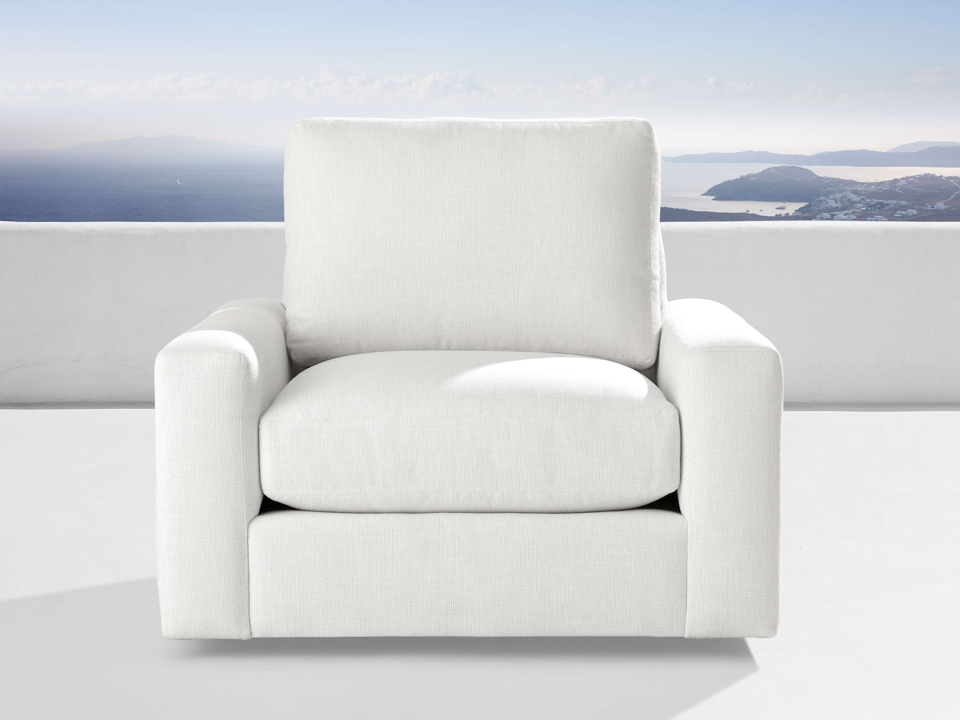 Remington Outdoor Swivel Chair in Eden Snow