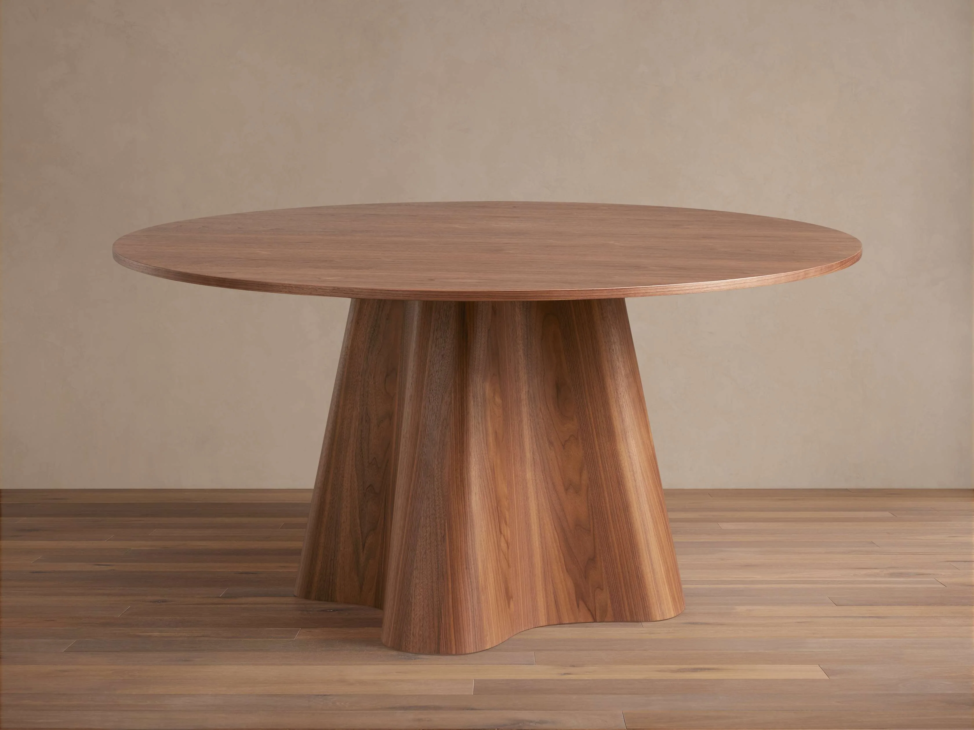 Cortina Round Dining Table