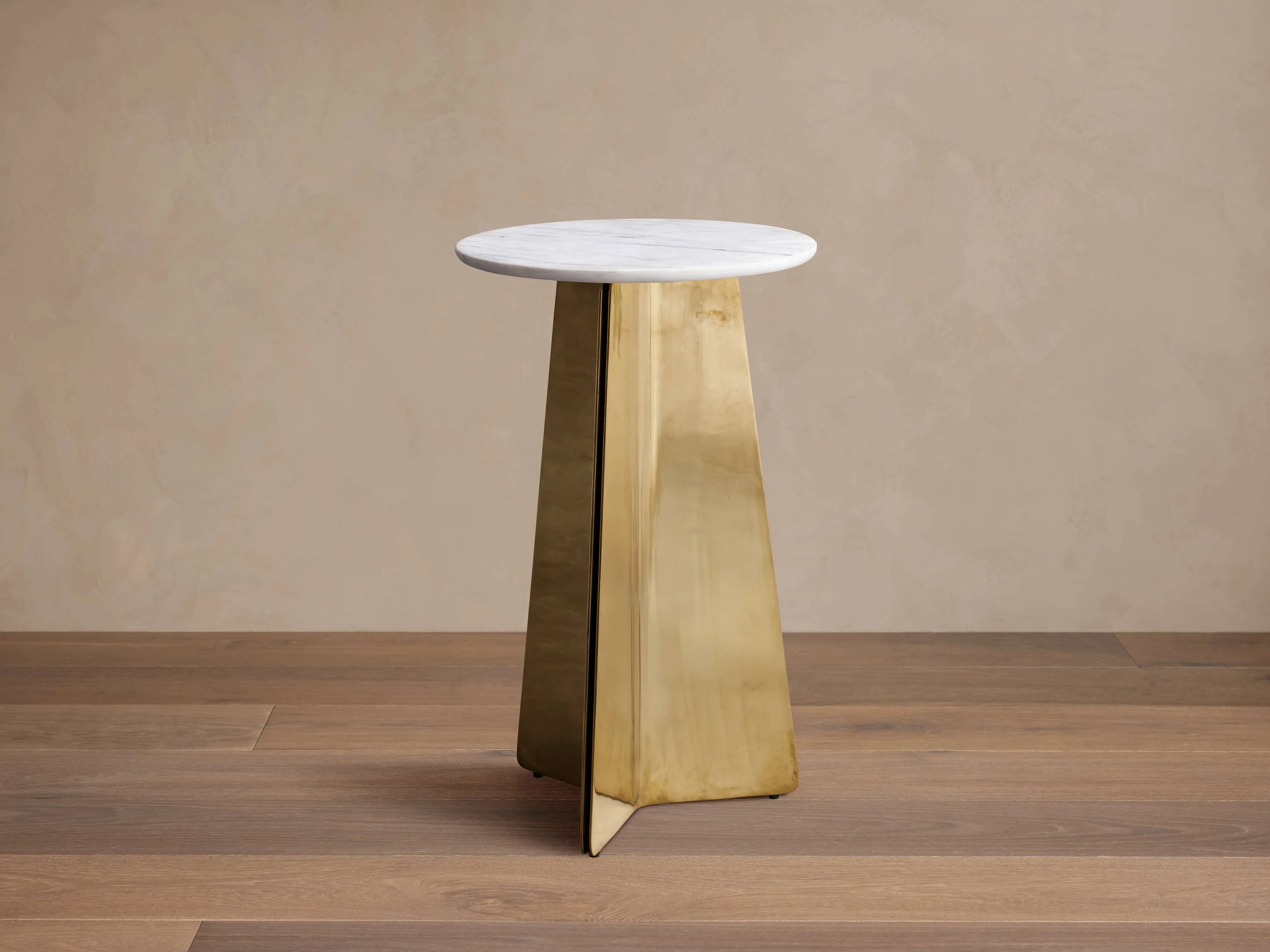 Jorah Martini Table