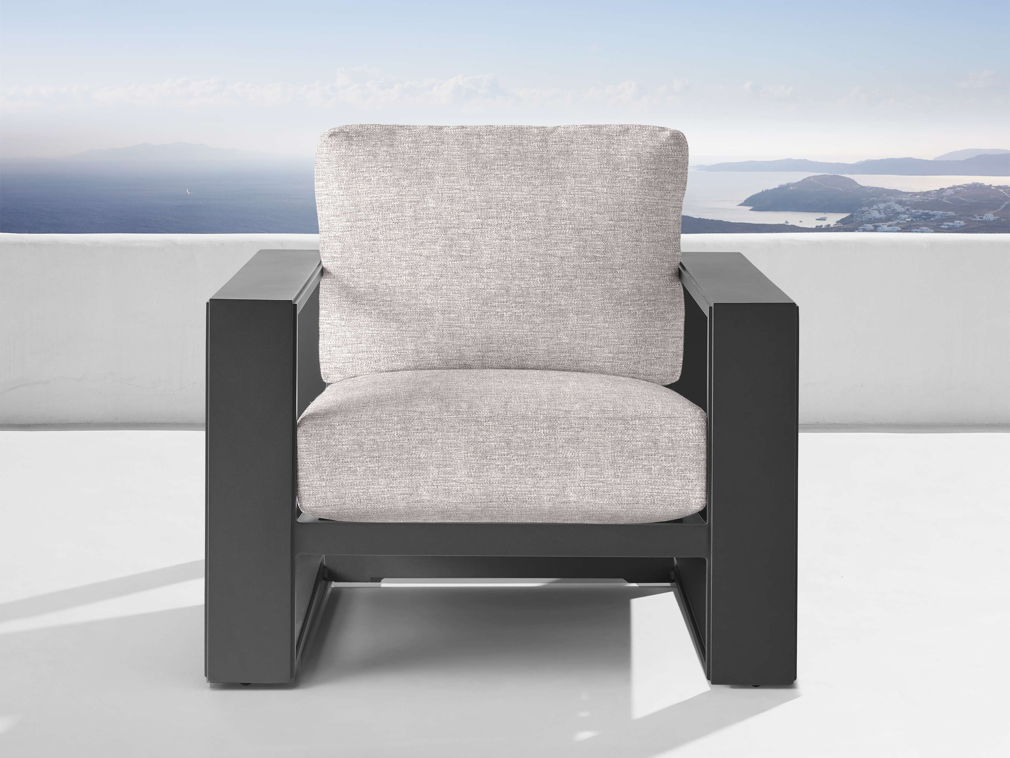 Canyon Outdoor Aluminum Lounge Chair in Shardai Zinc