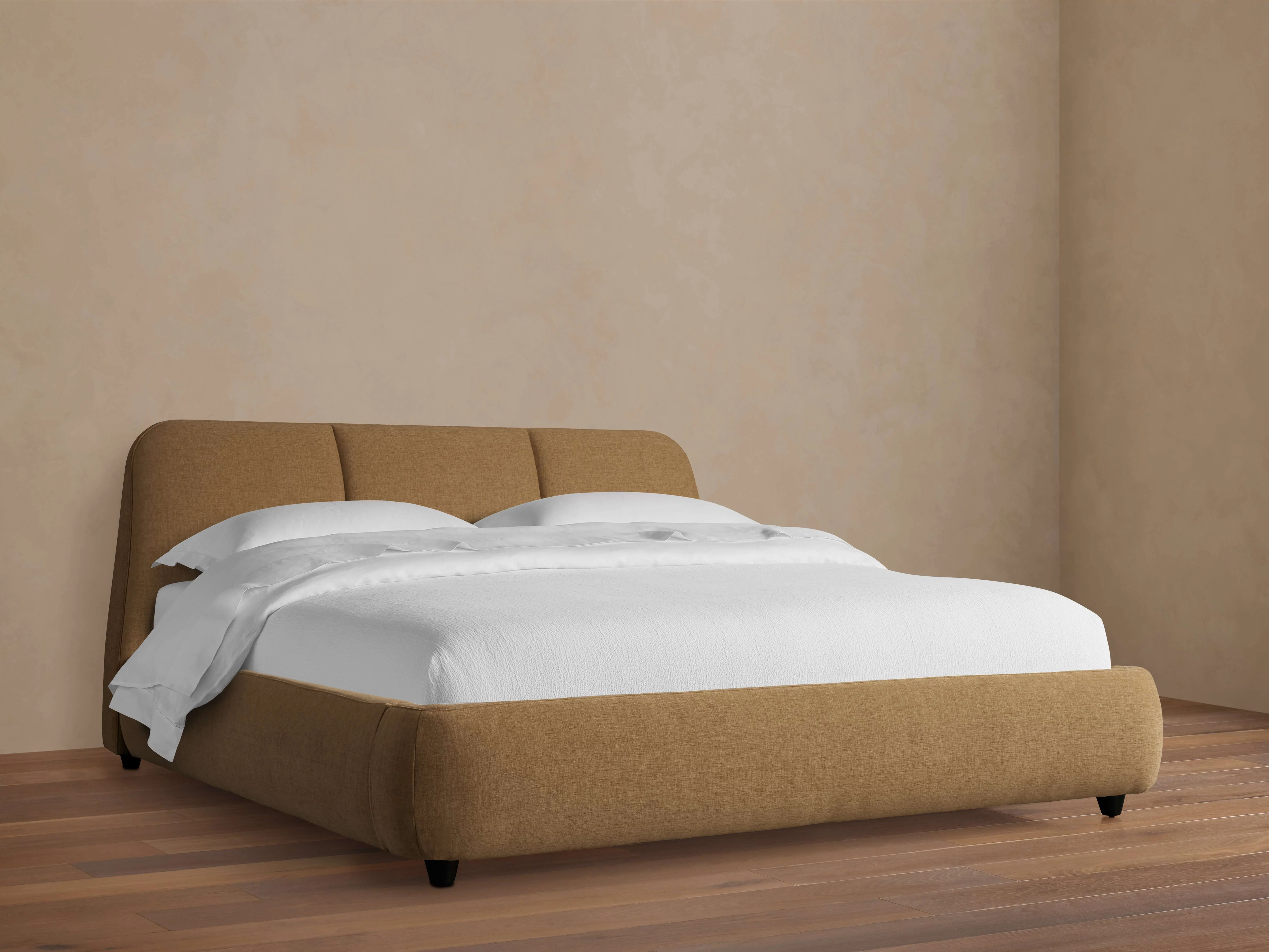 Kinnan Bed in Avery Cognac