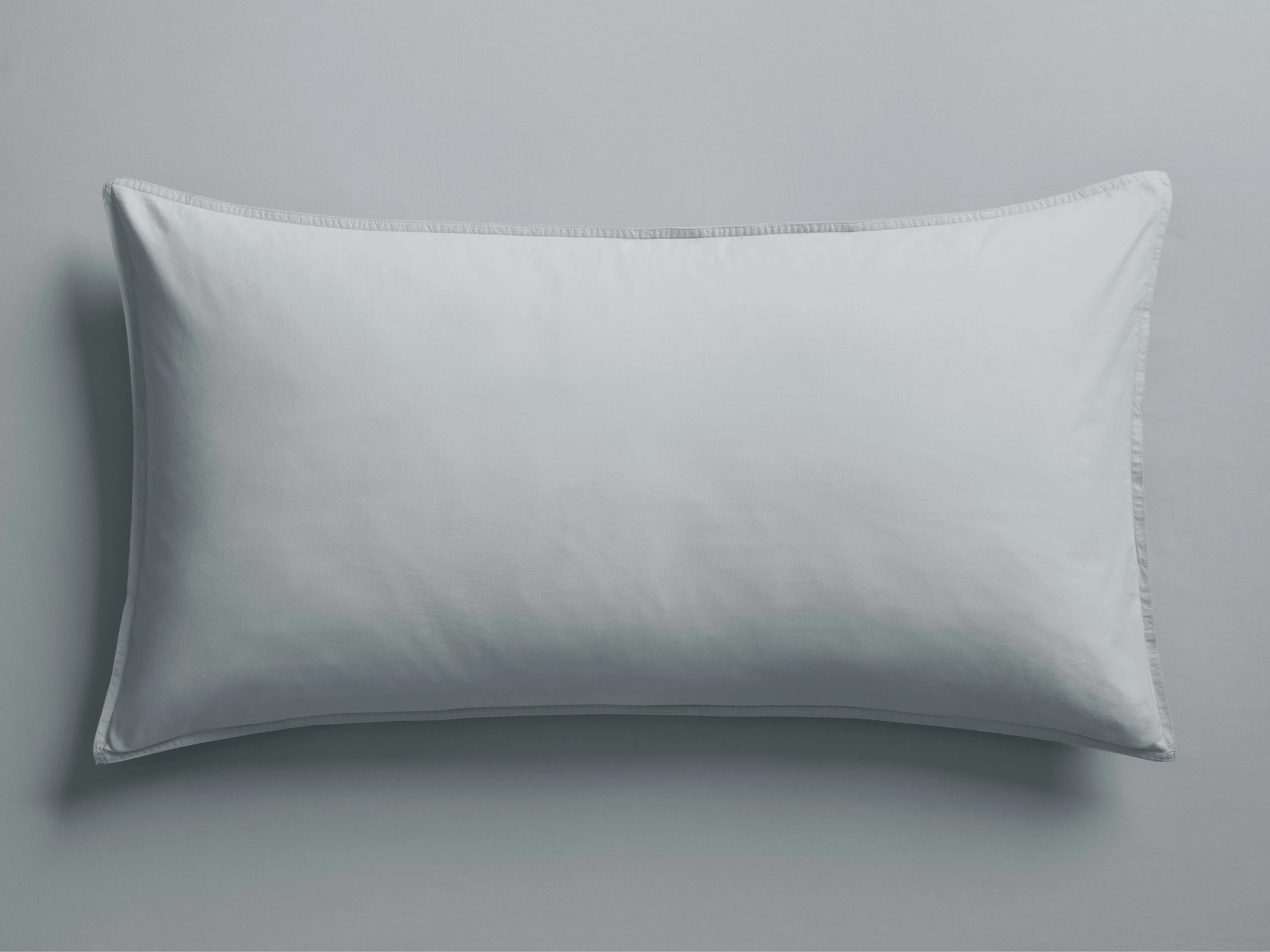 18496-italian-garment-dyed-percale-sham-in-sky-1.webp