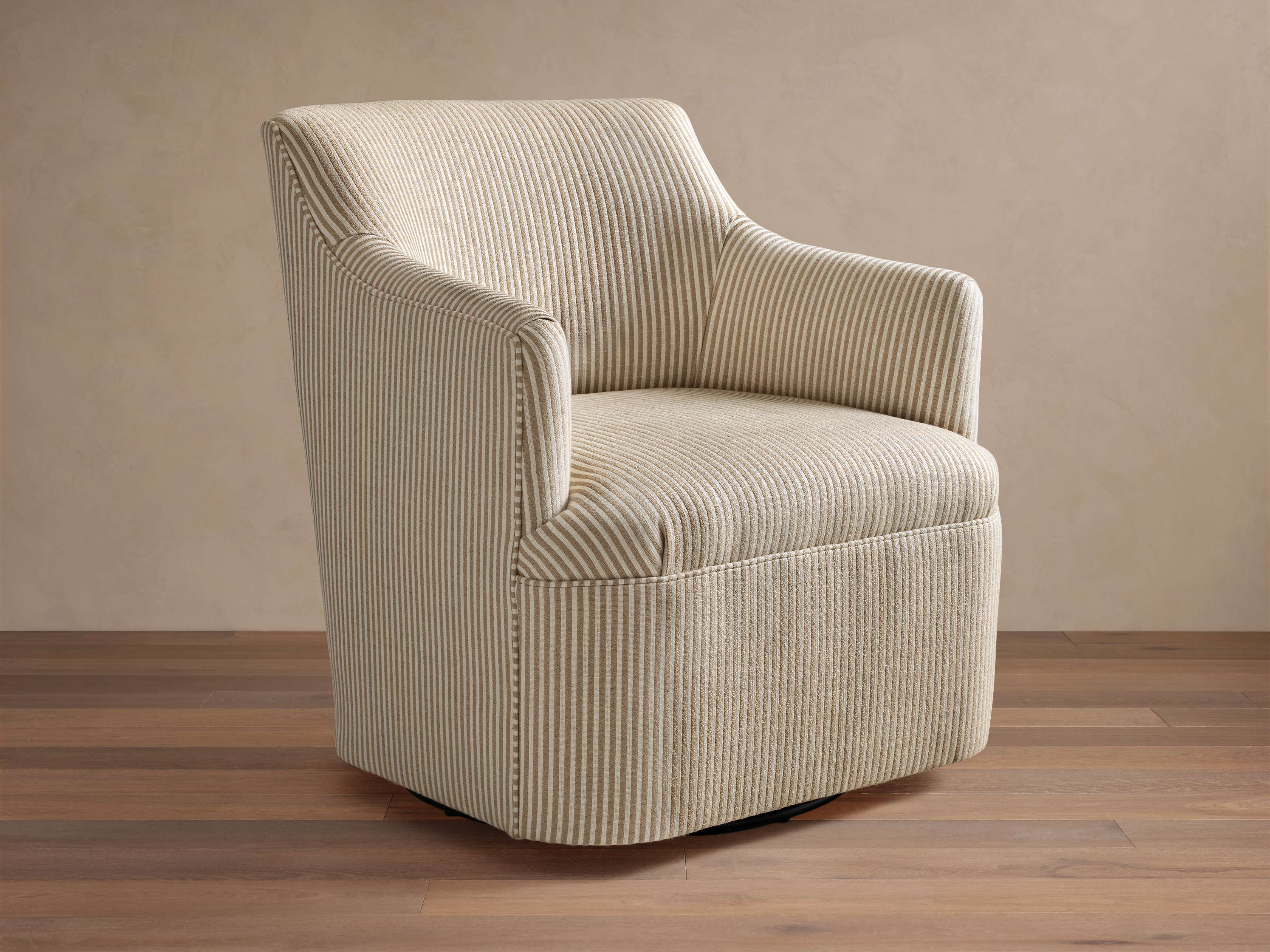 Savannah Swivel Chair