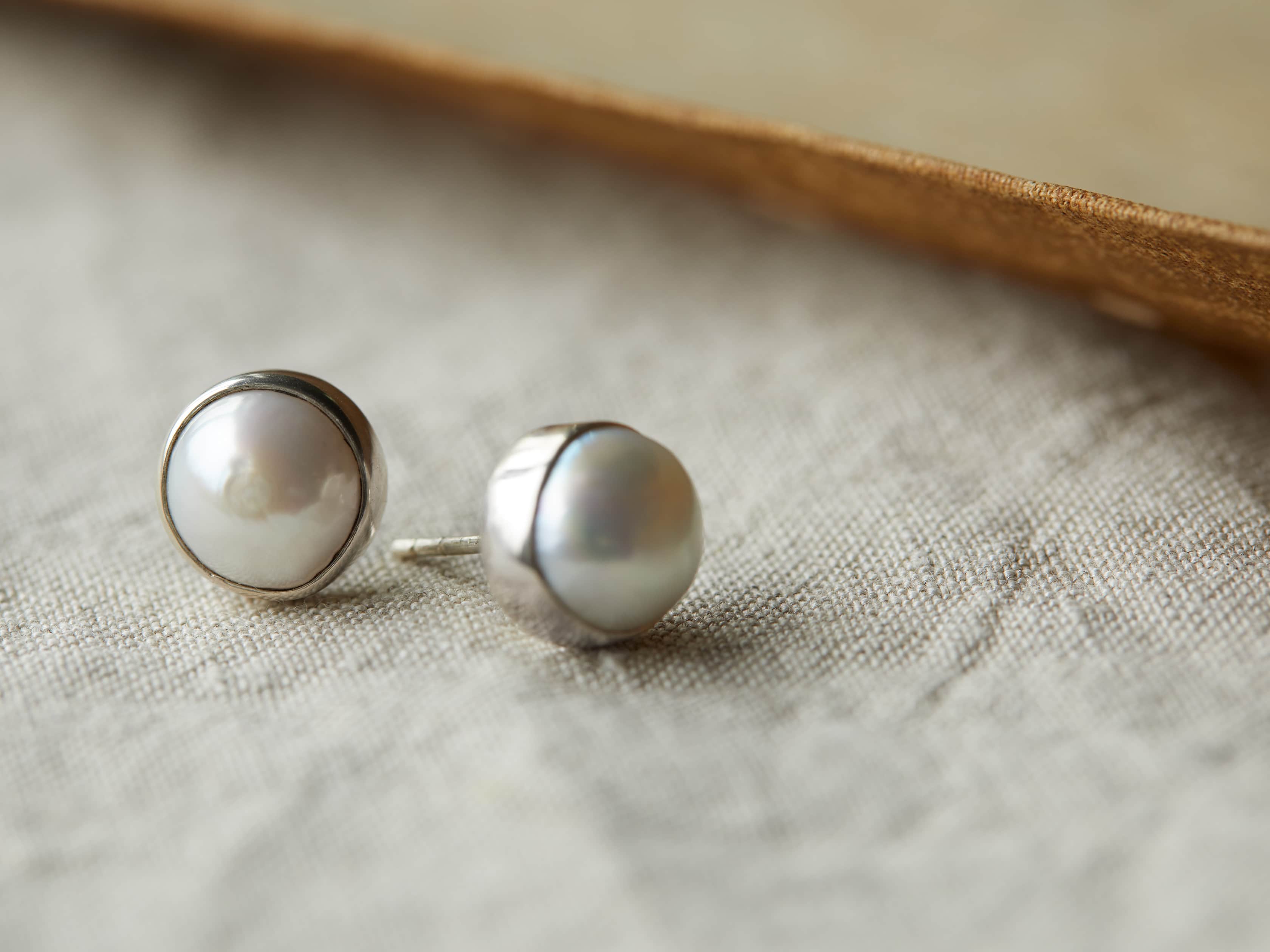 336-willa-pearl-silver-stud-earrings-1.jpg