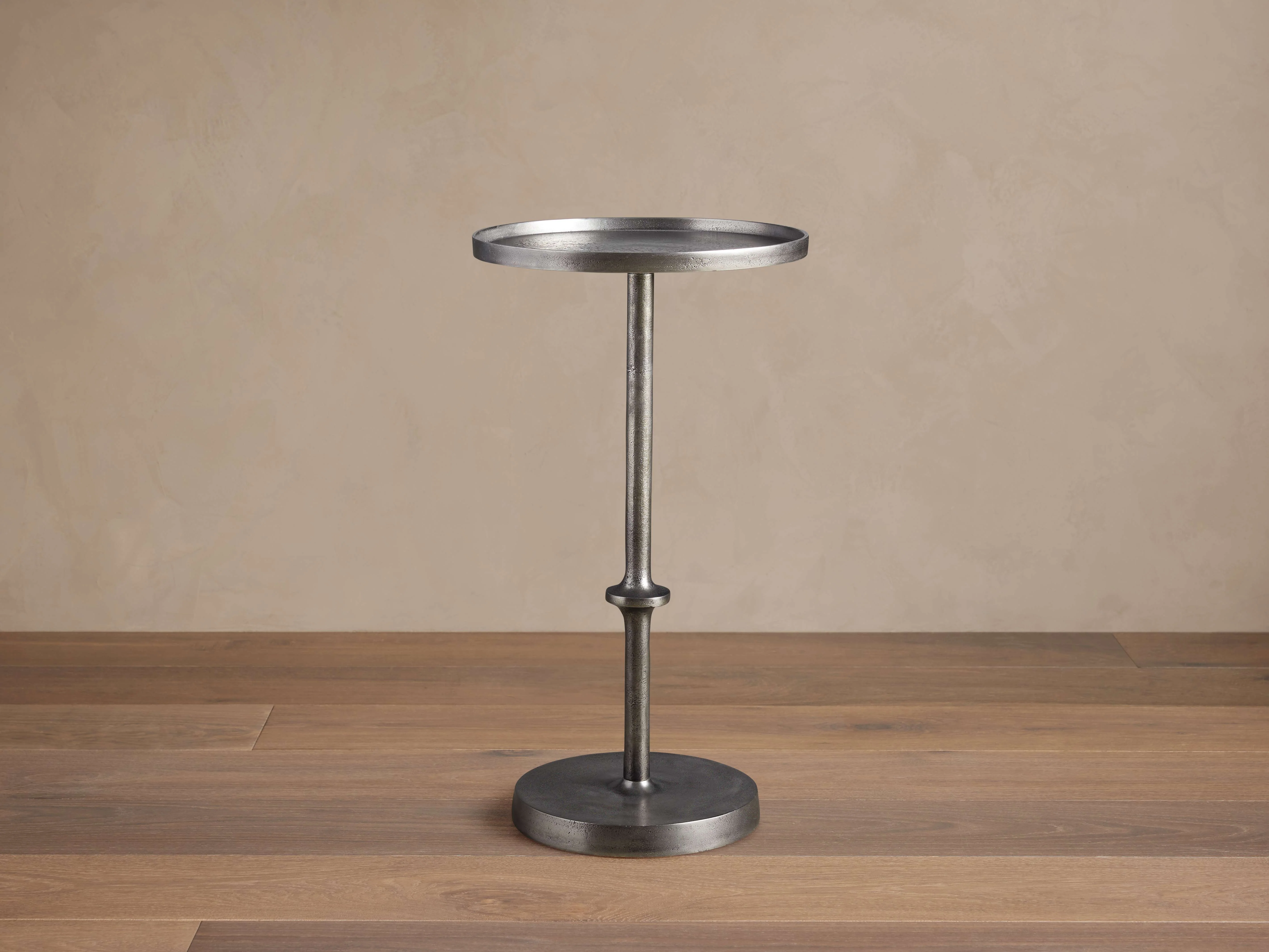 3429-kenneth-martini-table-1.webp