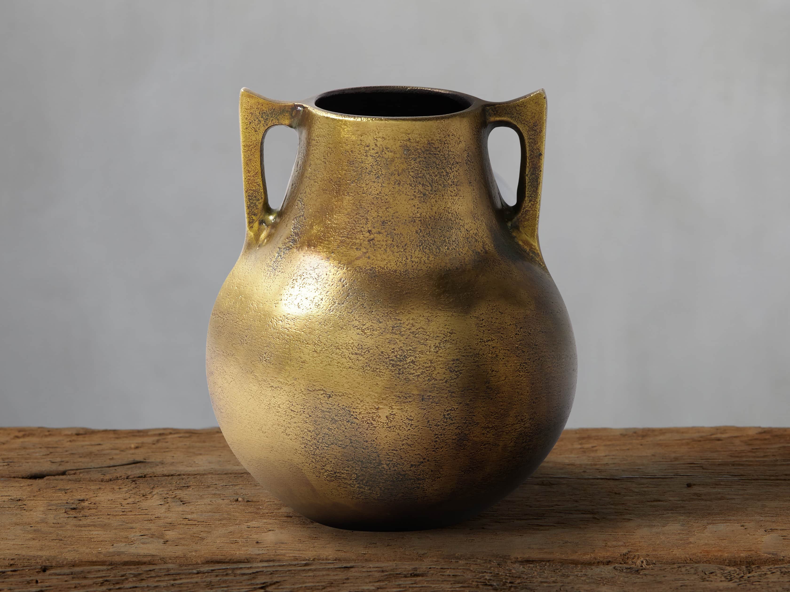 Taddeo Low Pot
