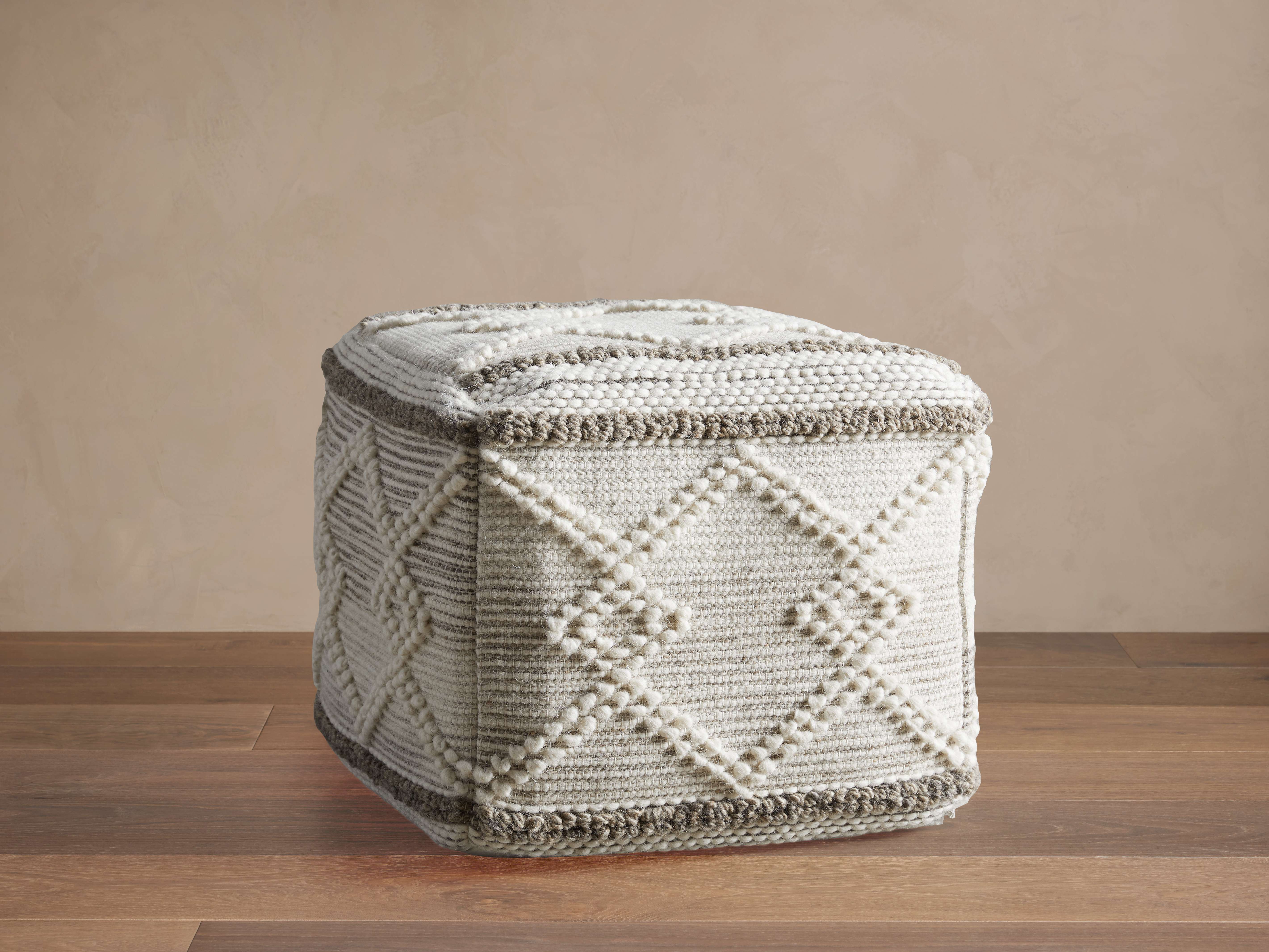 Bexley Pouf