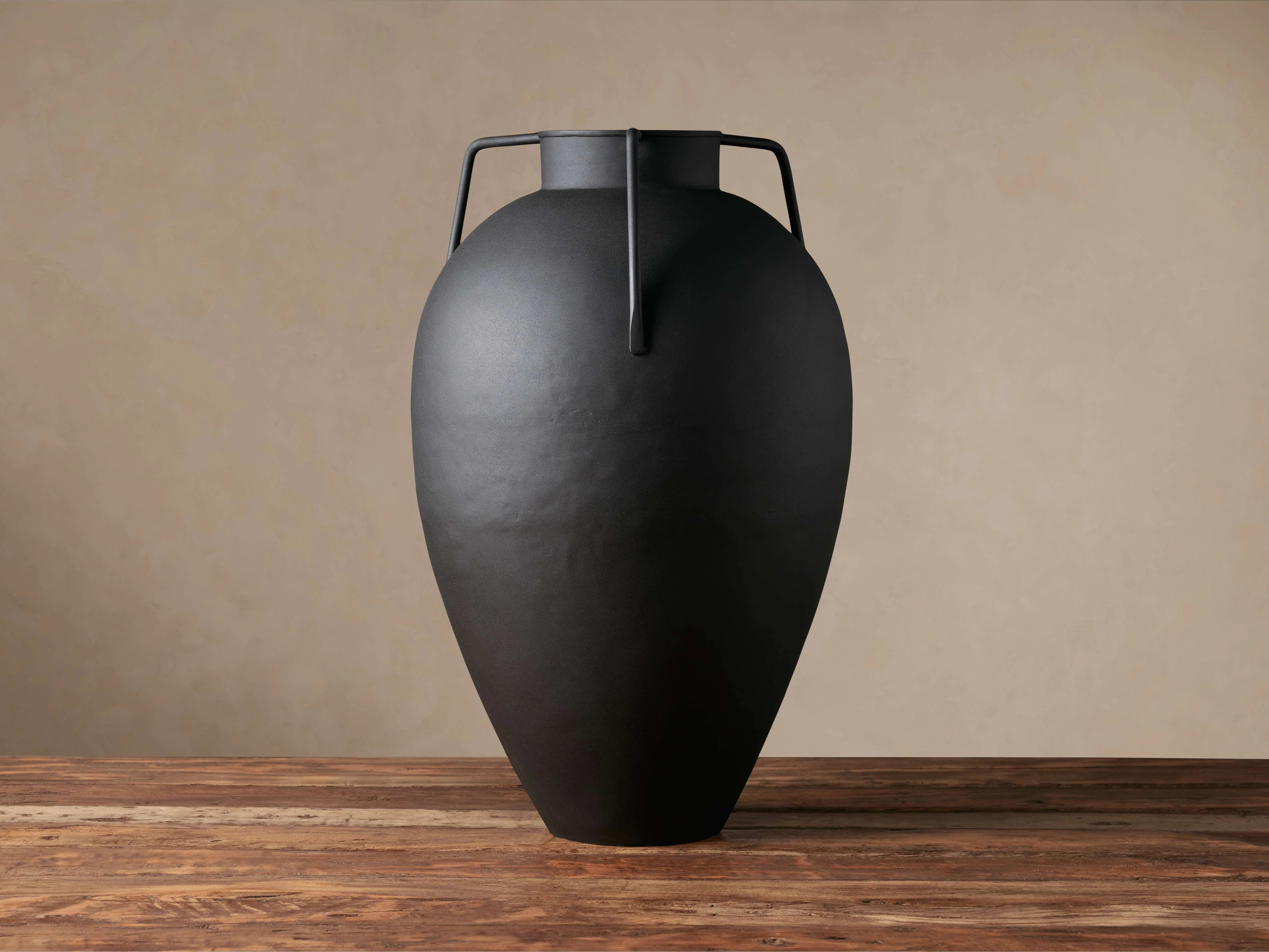 3728-modern-metal-vase-1.webp