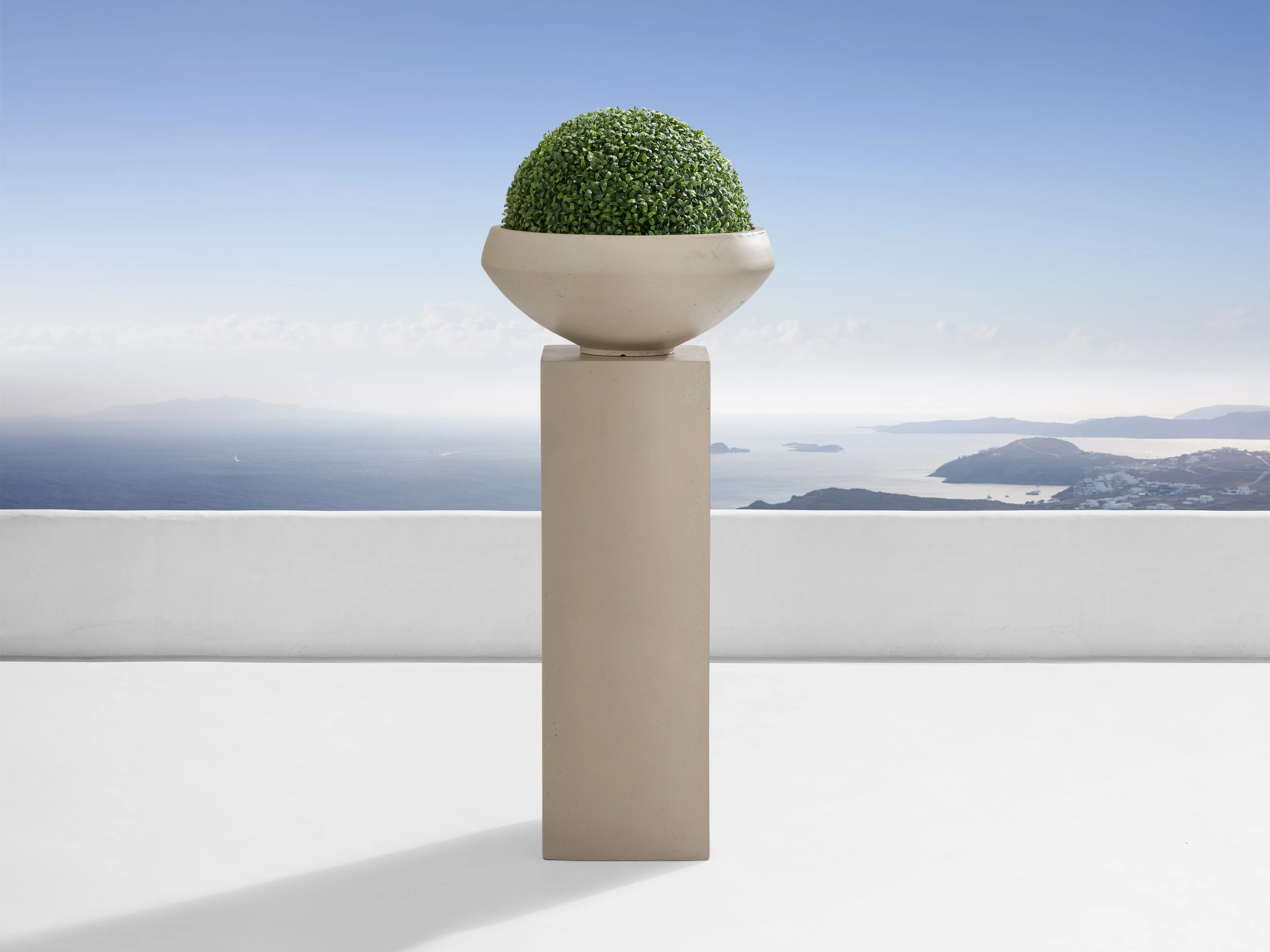 Boxwood Bowl and Pedestal