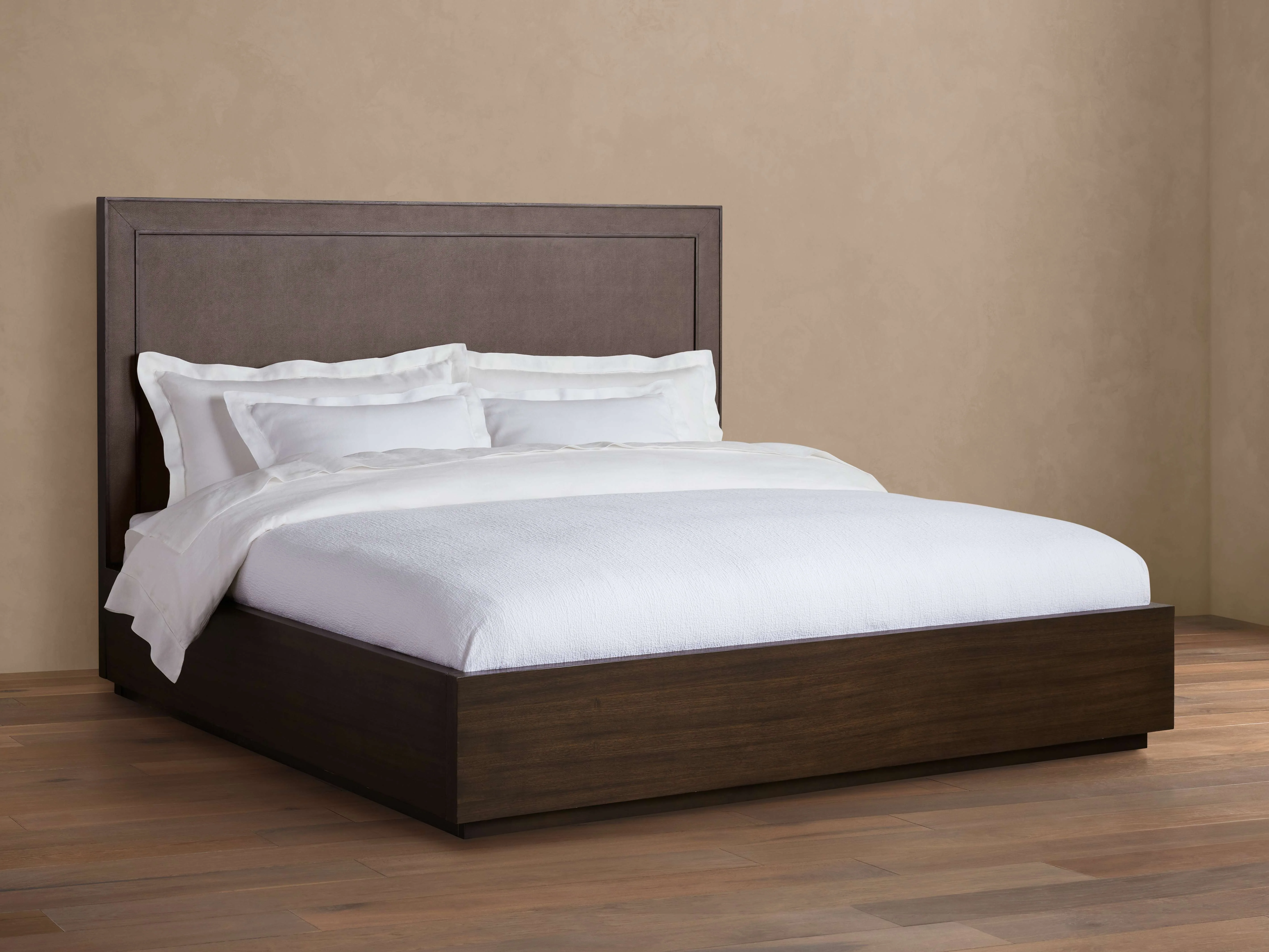 Malone Plinth Bed