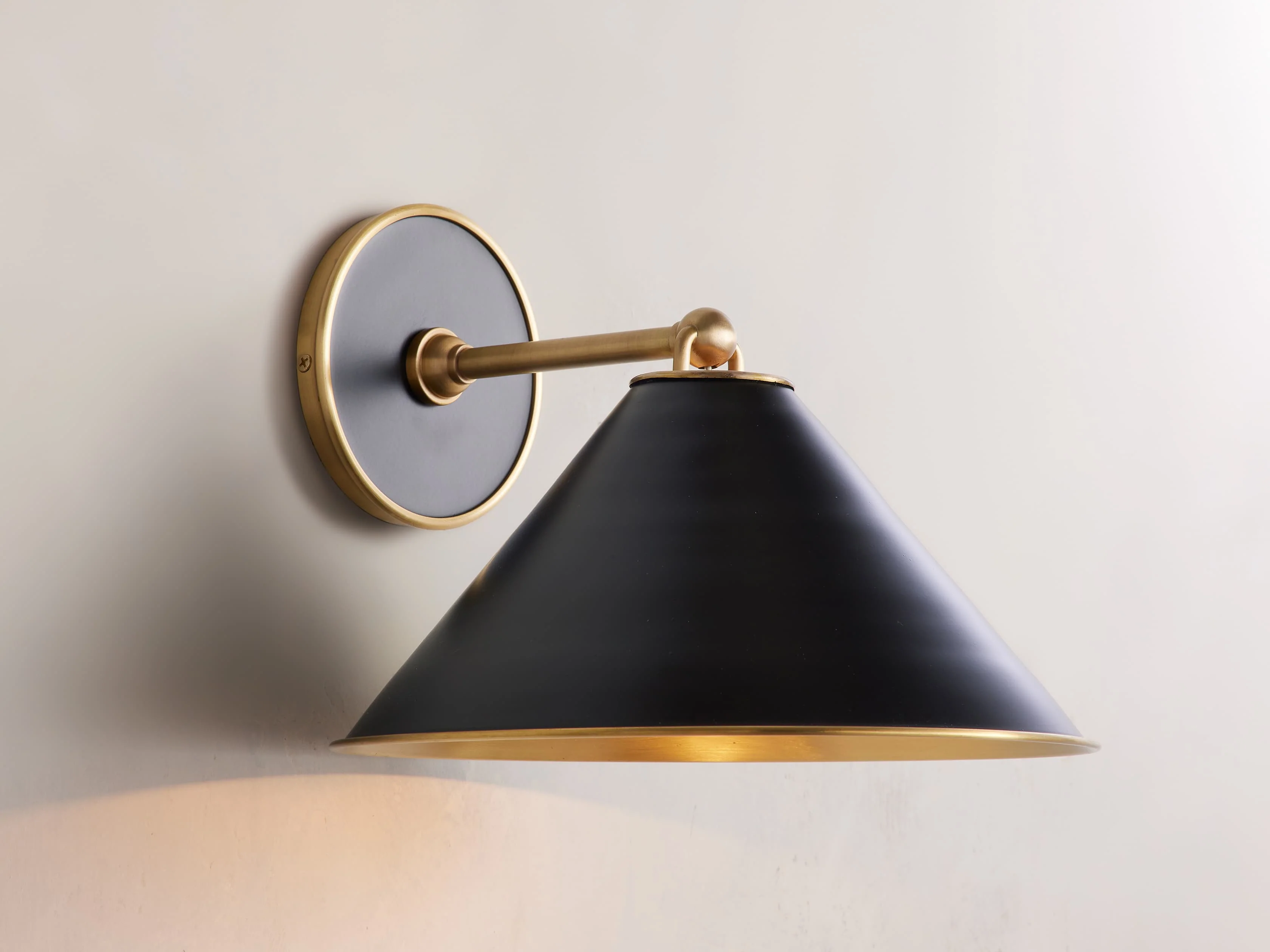 4931-arno-sconce-1.webp
