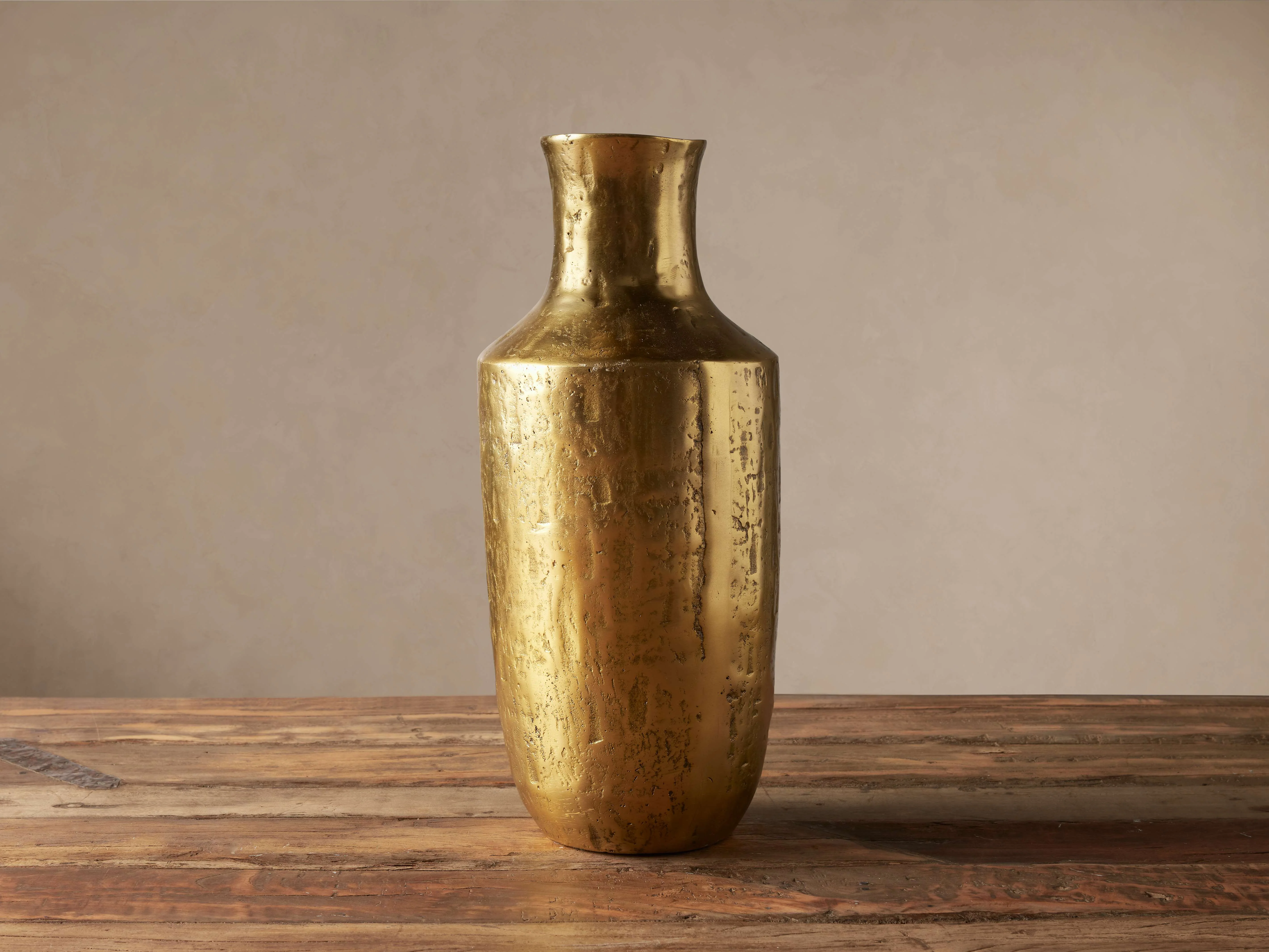 Thira Vase