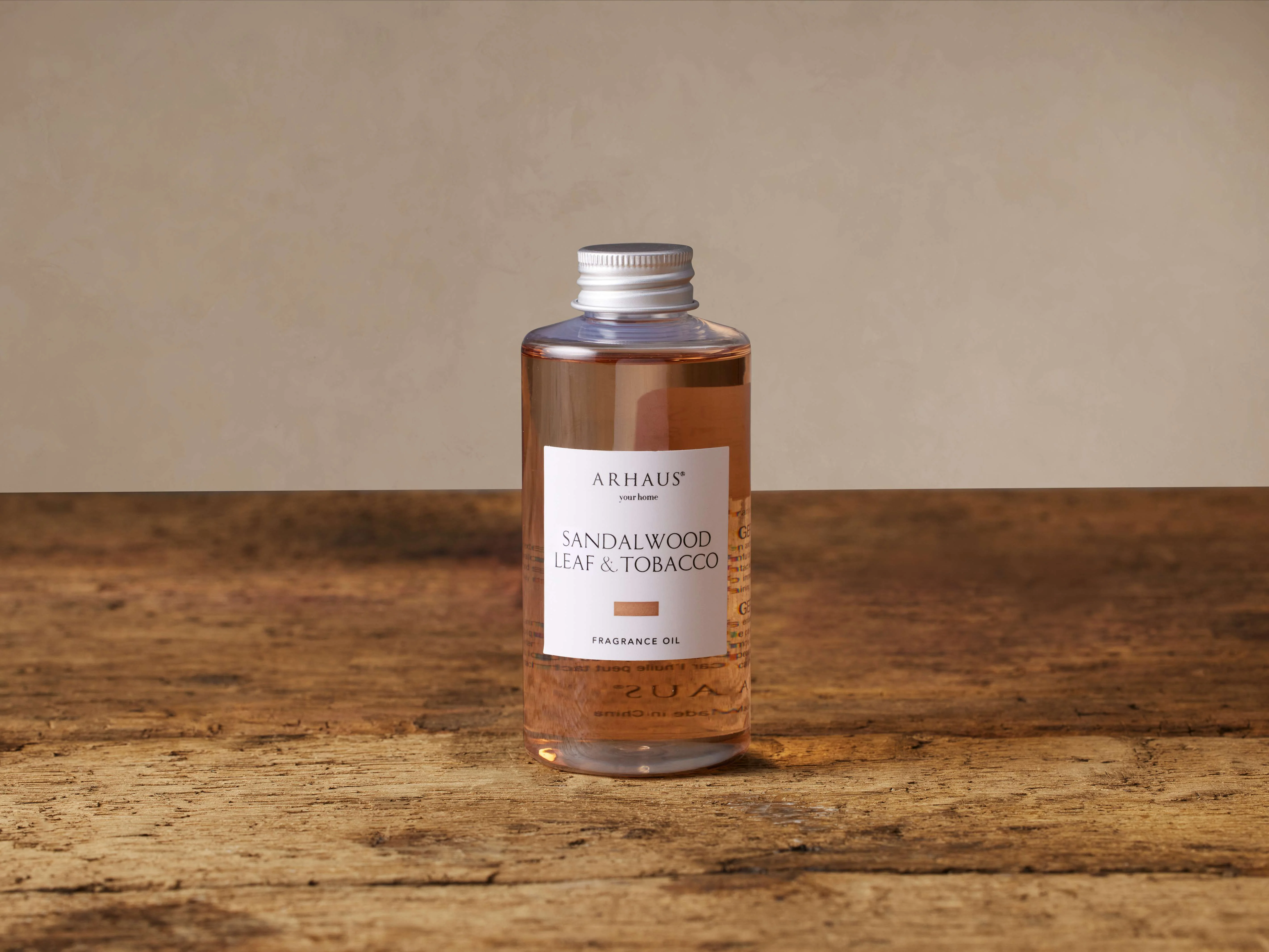 5428-signature-diffuser-refill-in-sandalwood-leaf-and-tobacco-1.webp