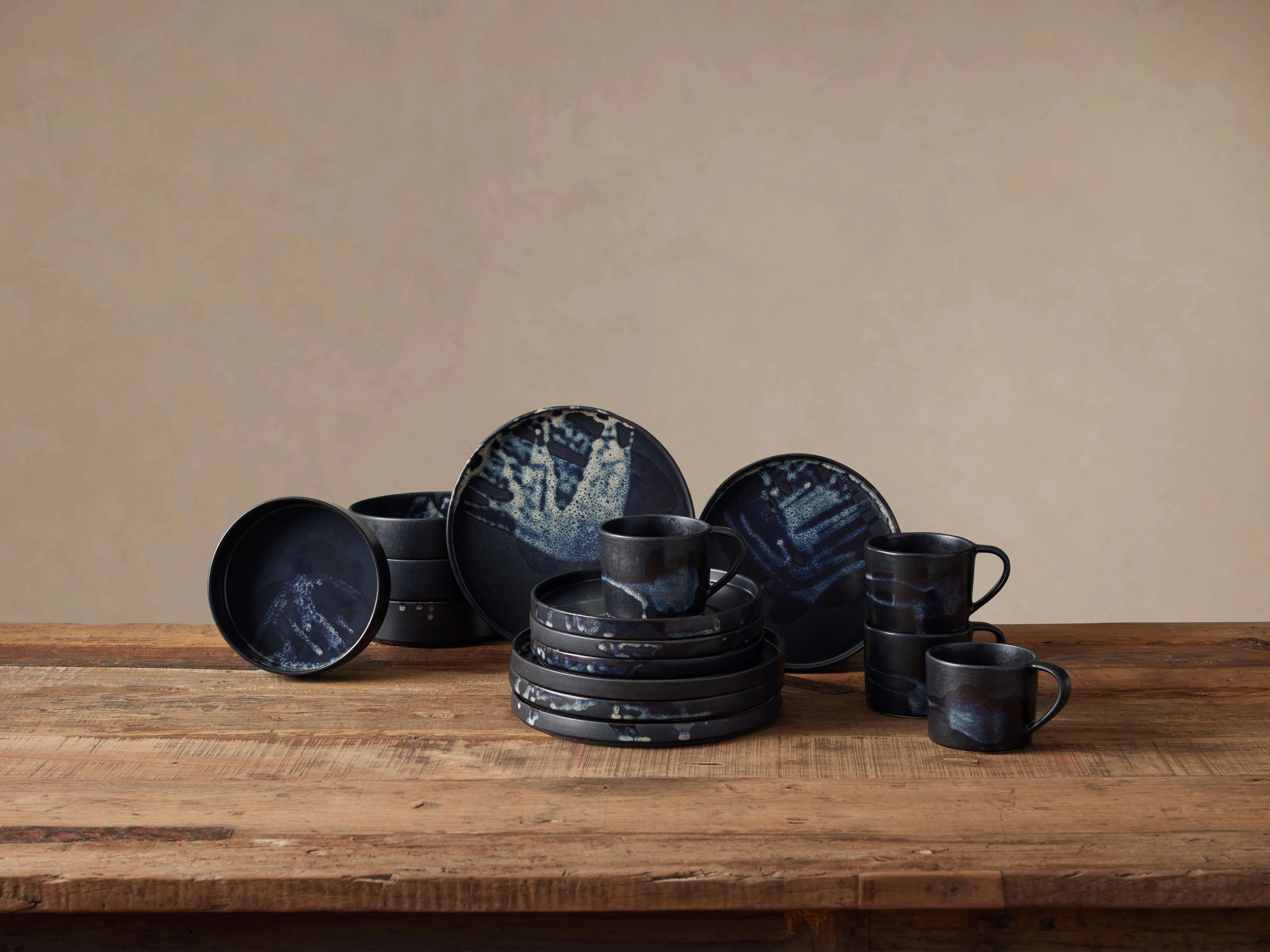Naka Dinner Set (Set of 16)