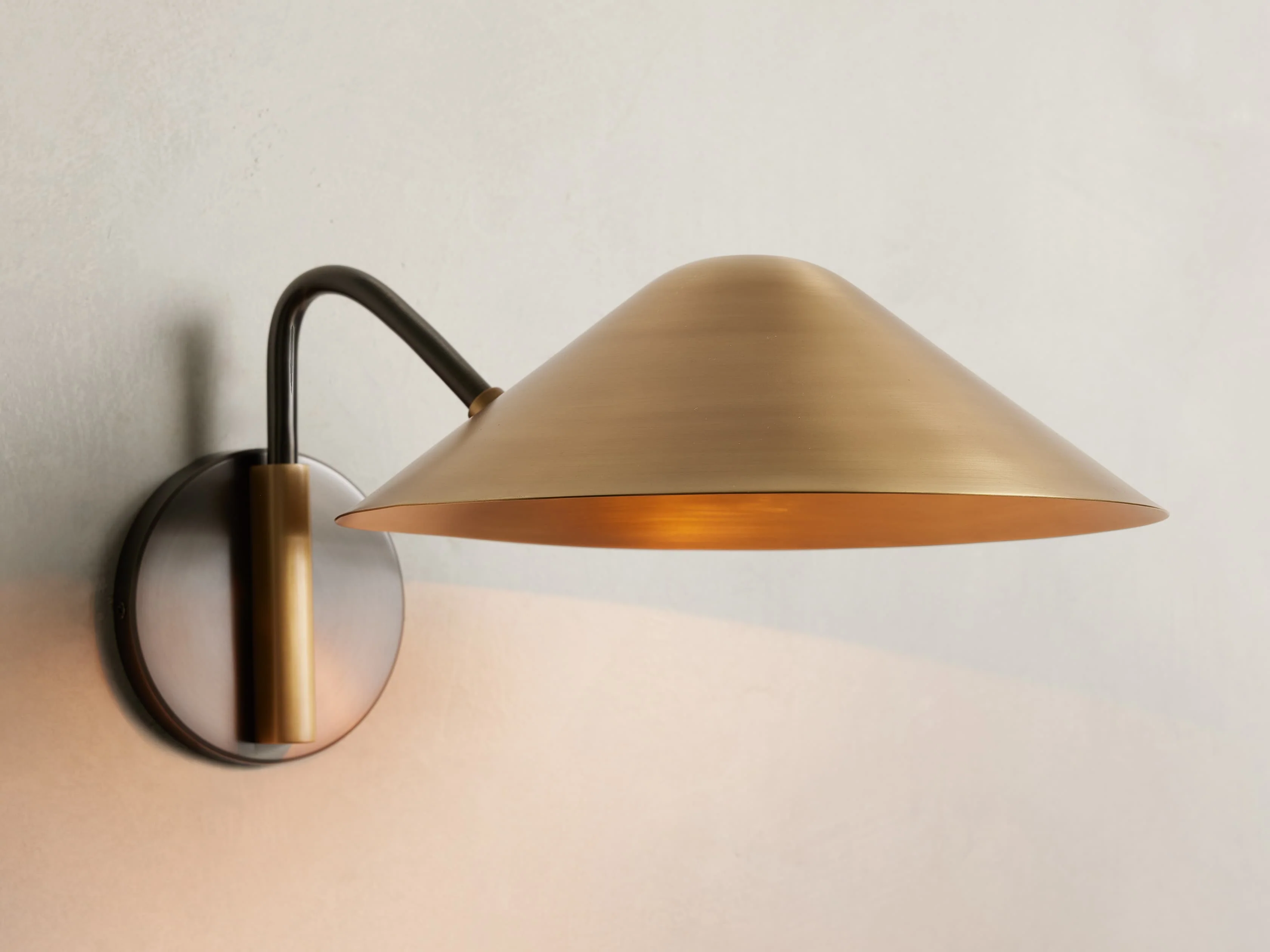 5641-simms-sconce-1.webp