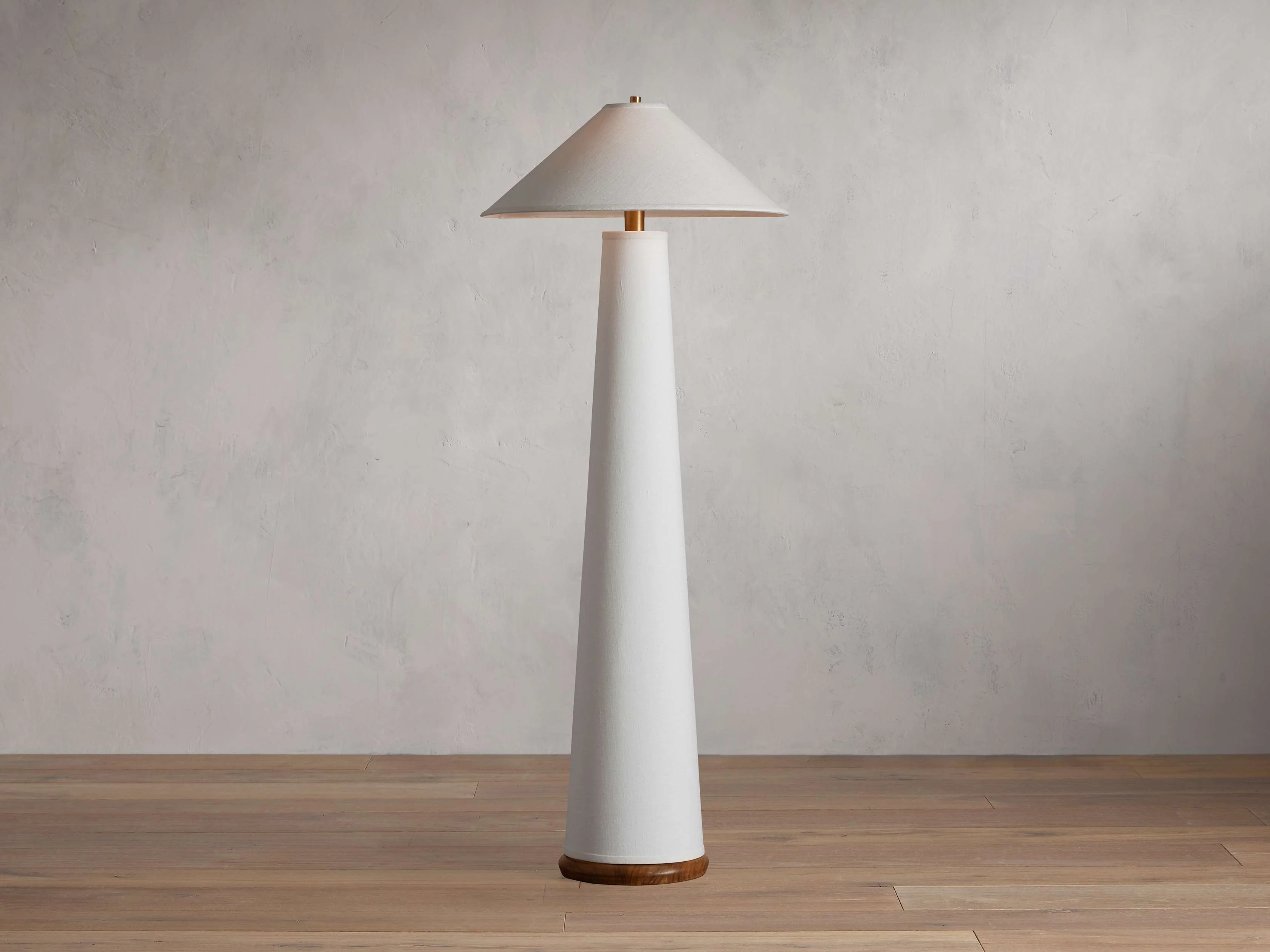 Ombra Floor Lamp 1 6240-ombra-floor-lamp-1.webp