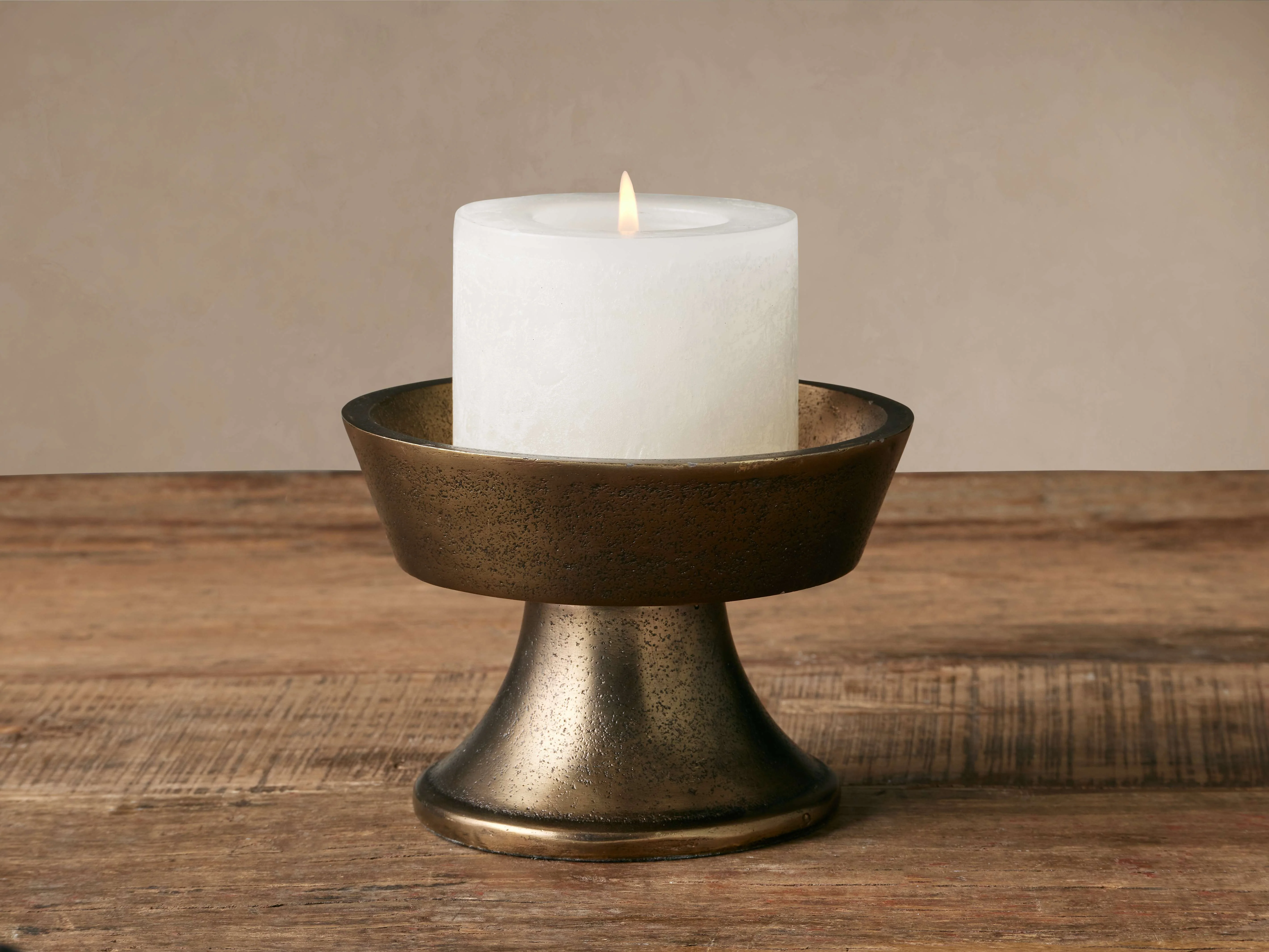Camden Pillar Holder