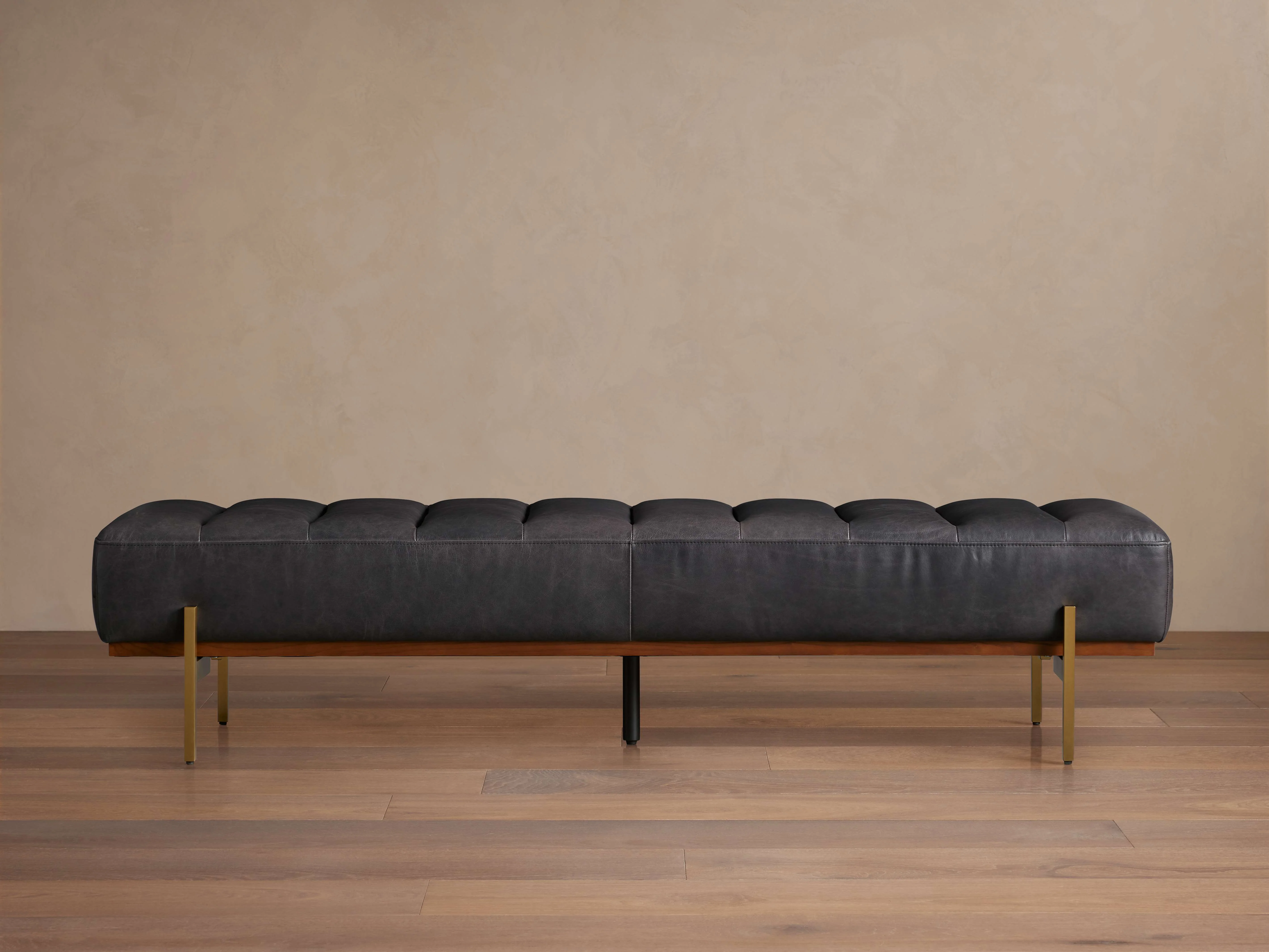 Lansing Leather Bench 1 7135-lansing-leather-bench-1.webp
