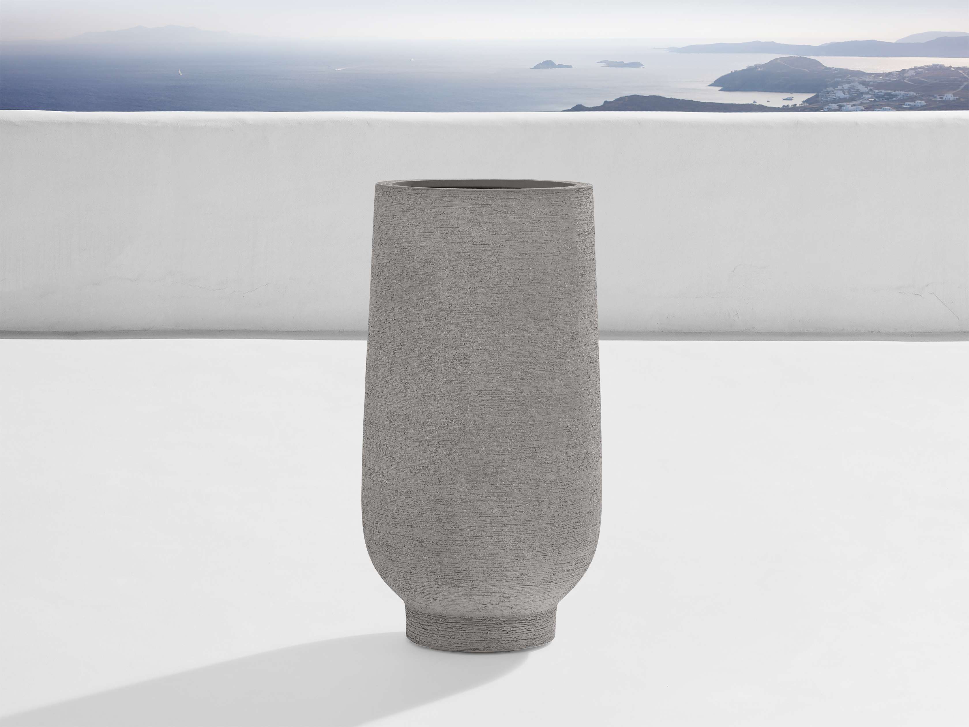 Como Outdoor Tall Planter