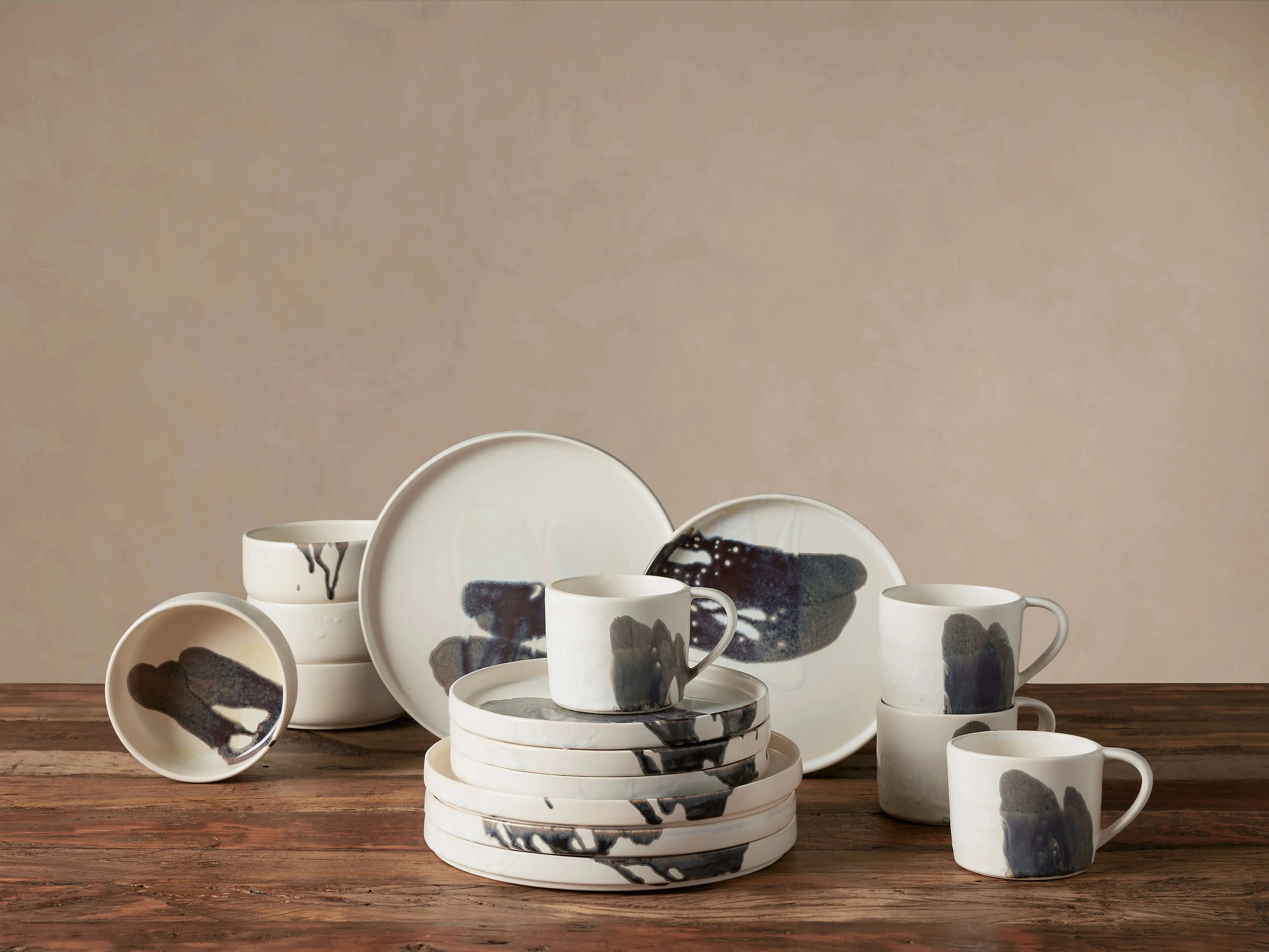 Naka Dinner Set with Cereal Bowls (Set of 16)