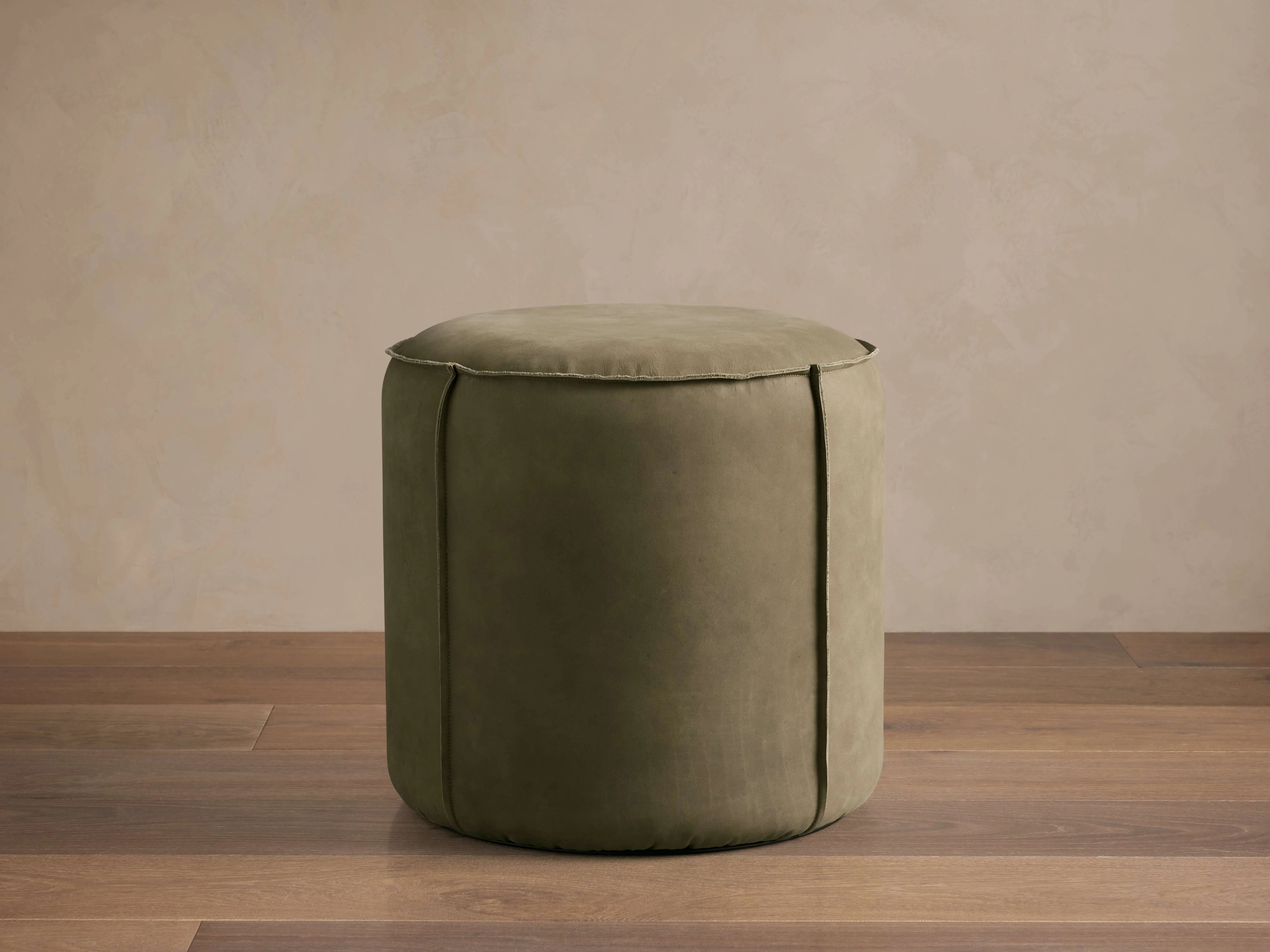 Nubuck Round Leather Pouf