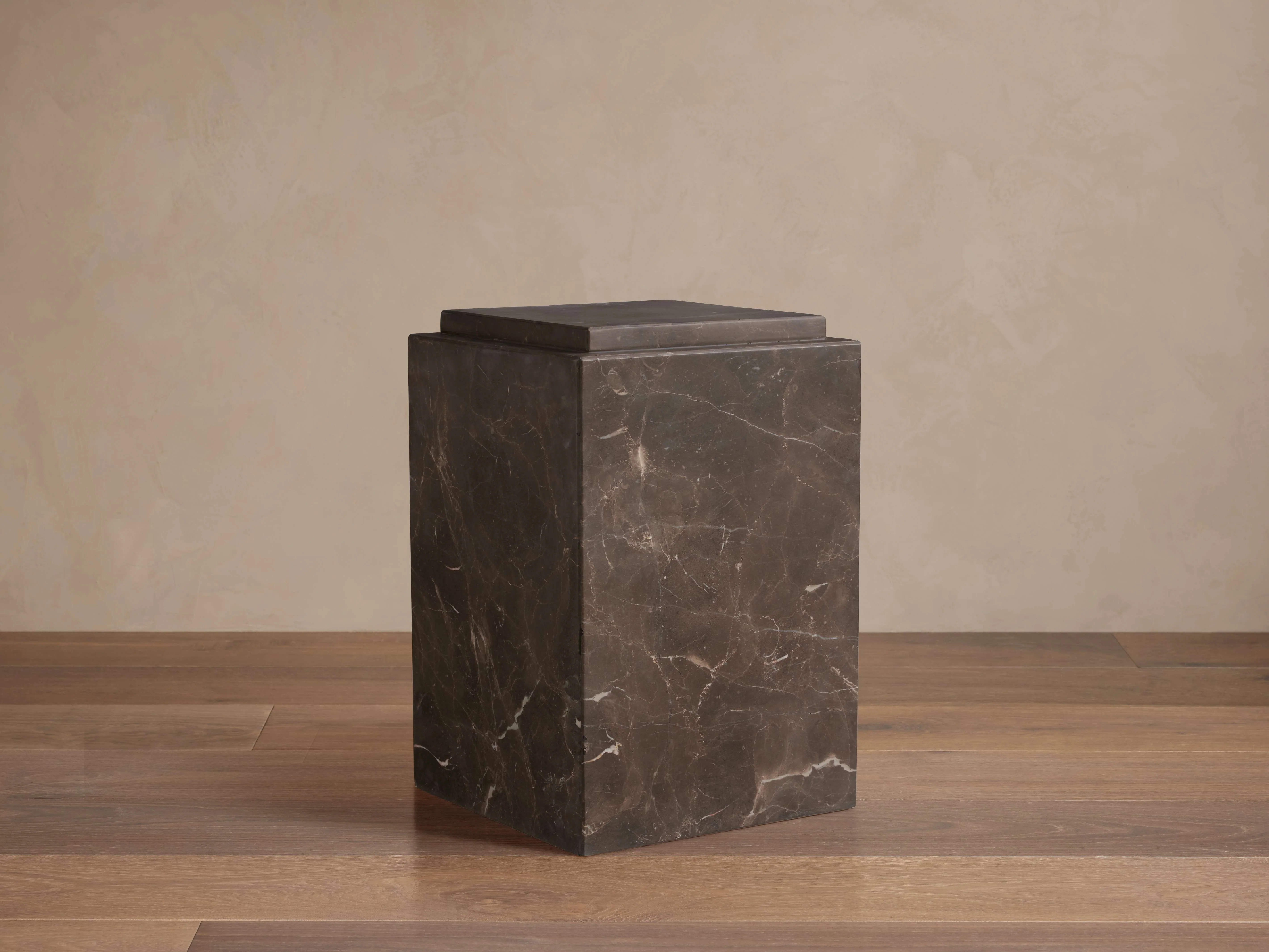 8150-marmont-pedestal-1.webp