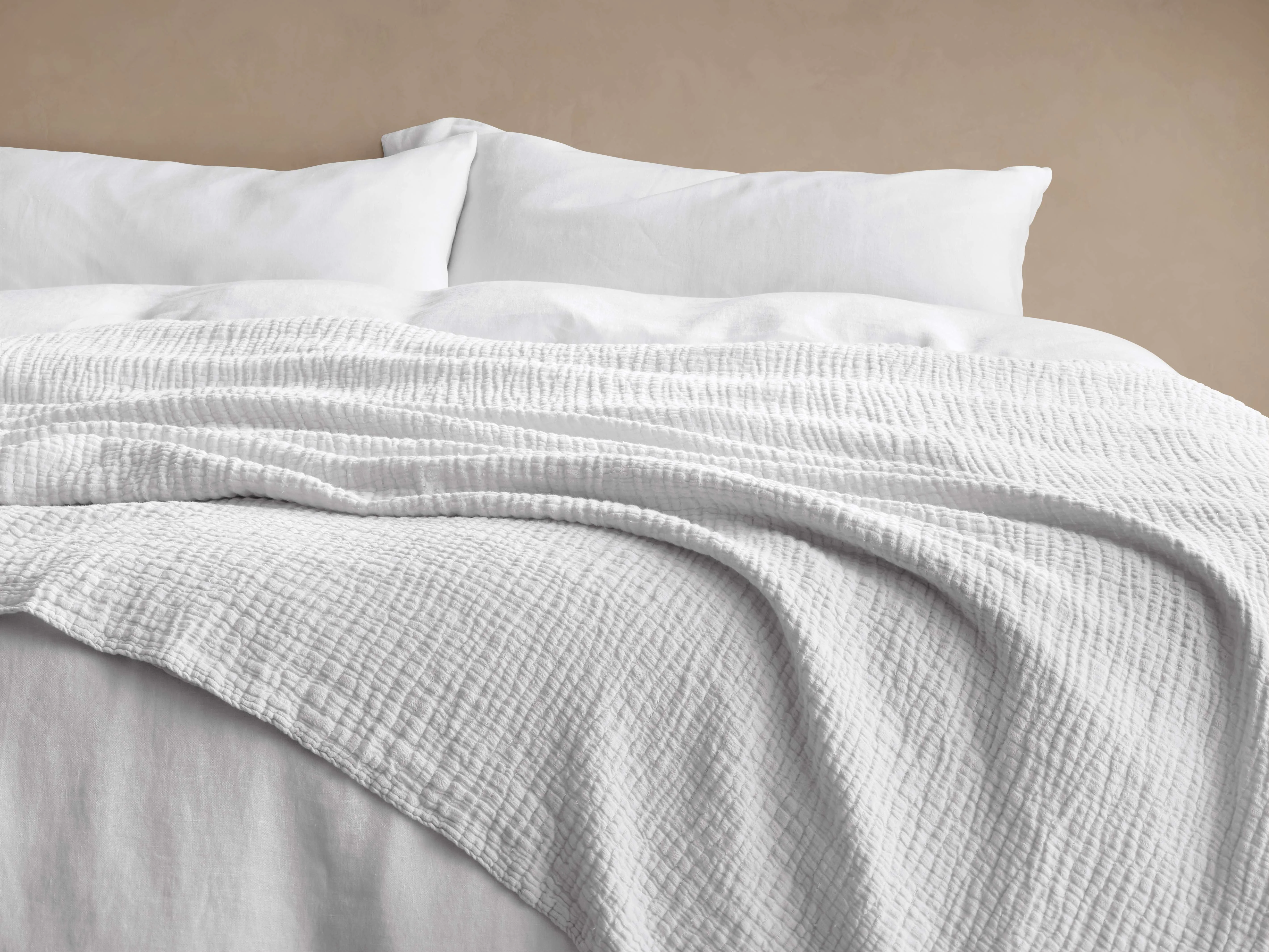 8790-zehra-linen-bed-blanket-1.webp