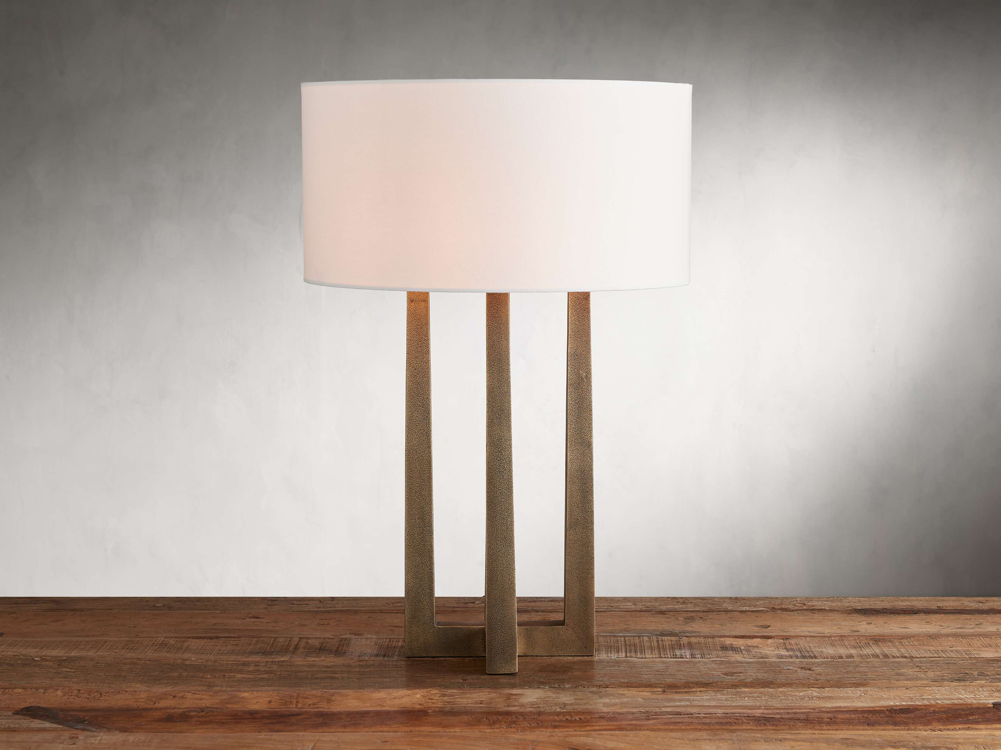 8963-emmet-table-lamp-1.jpg