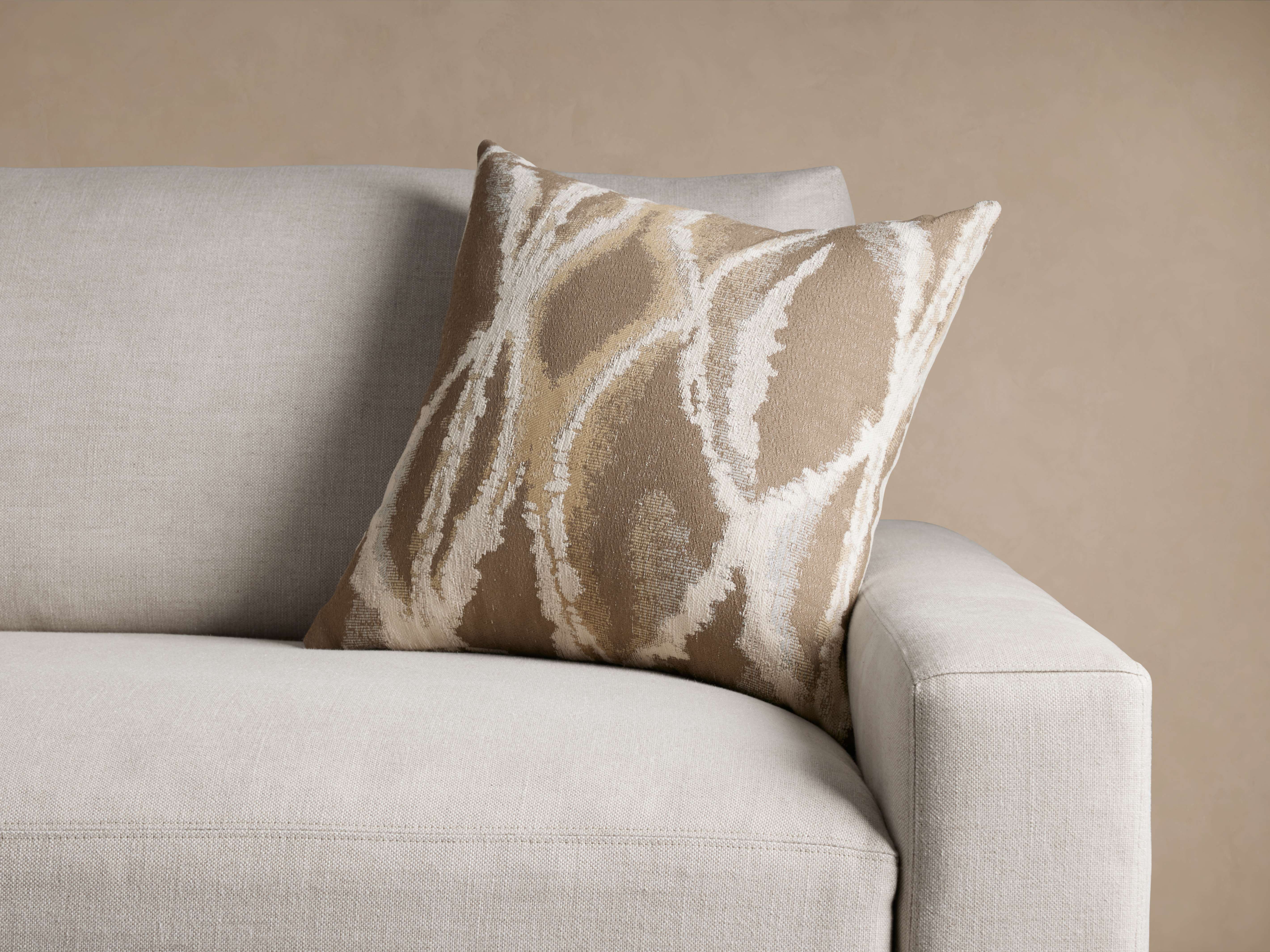 9340-riah-outdoor-pillow-1.jpg
