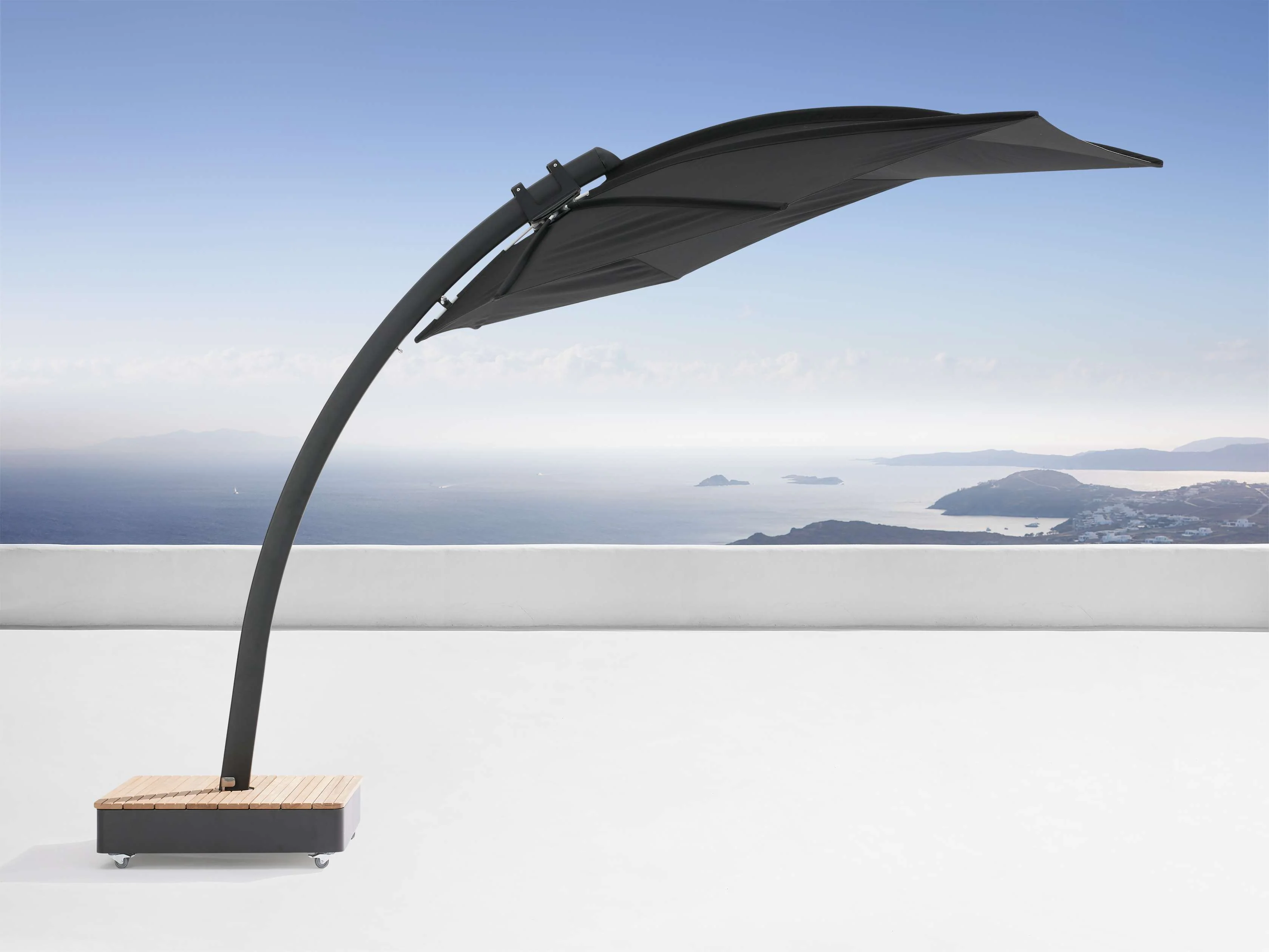 9398-icarus-outdoor-umbrella-in-black-1.webp