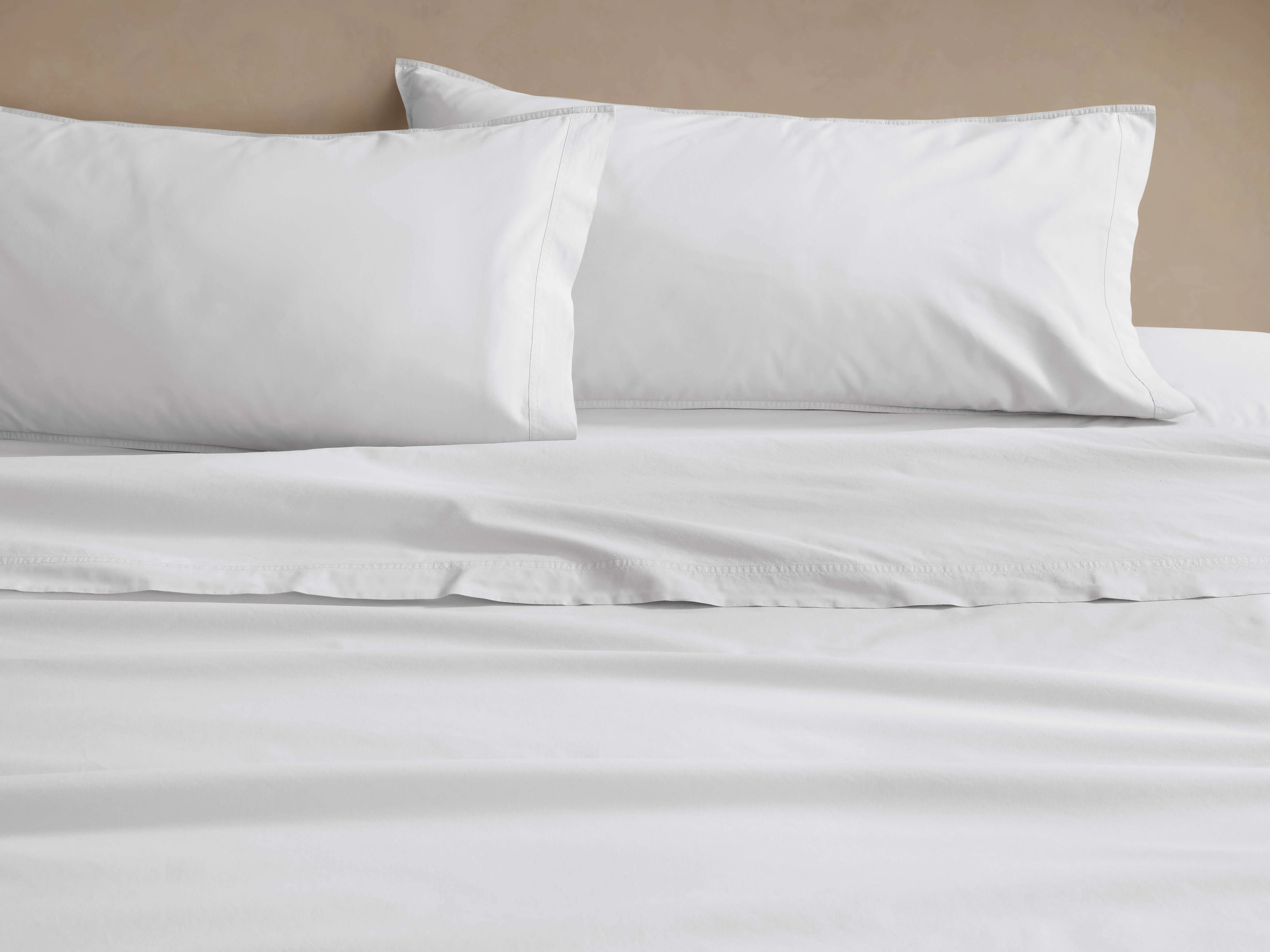 9700-italian-garment-dyed-percale-sheet-set-1.webp