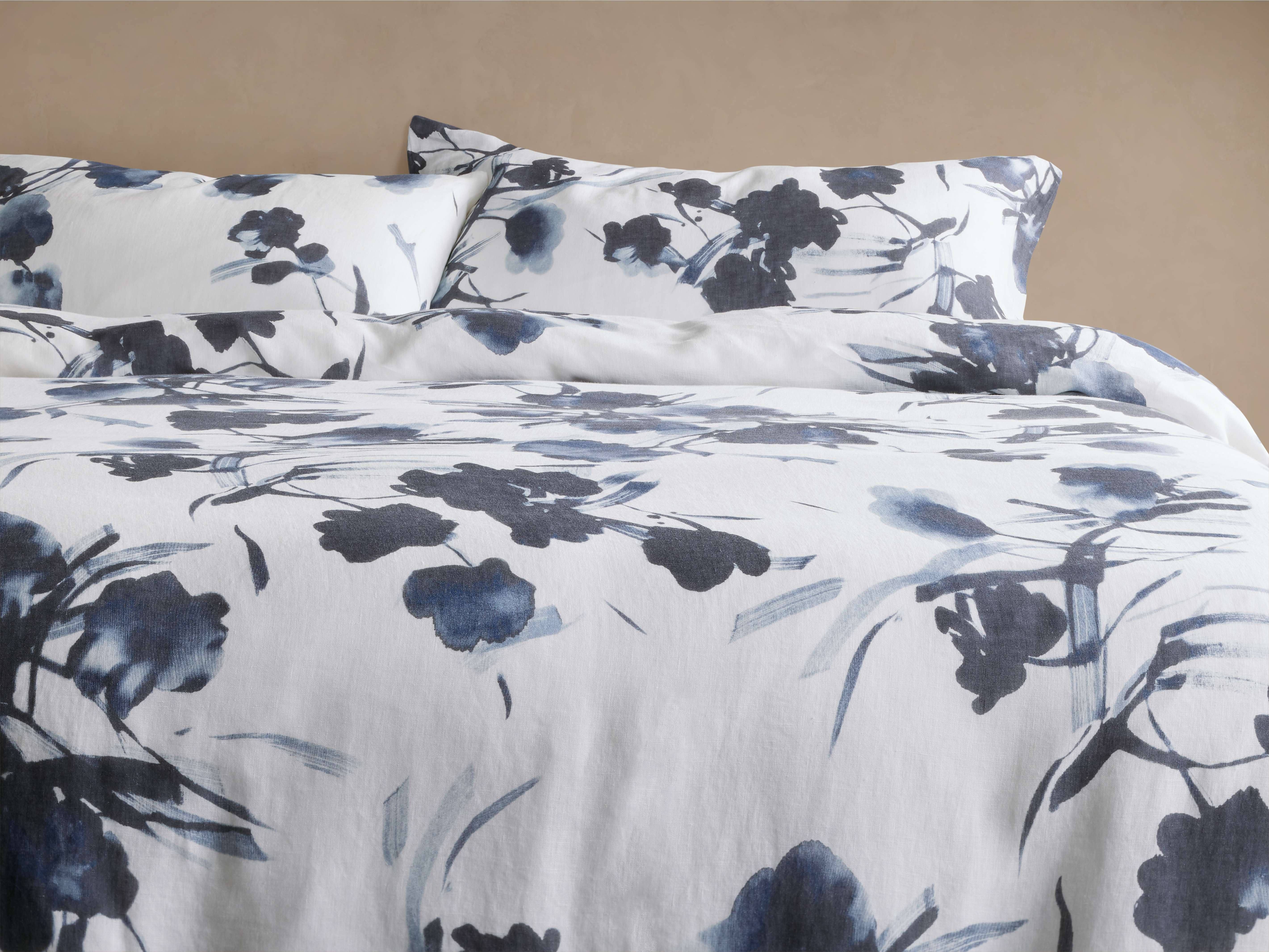 9785-amal-linen-duvet-set-1.jpg